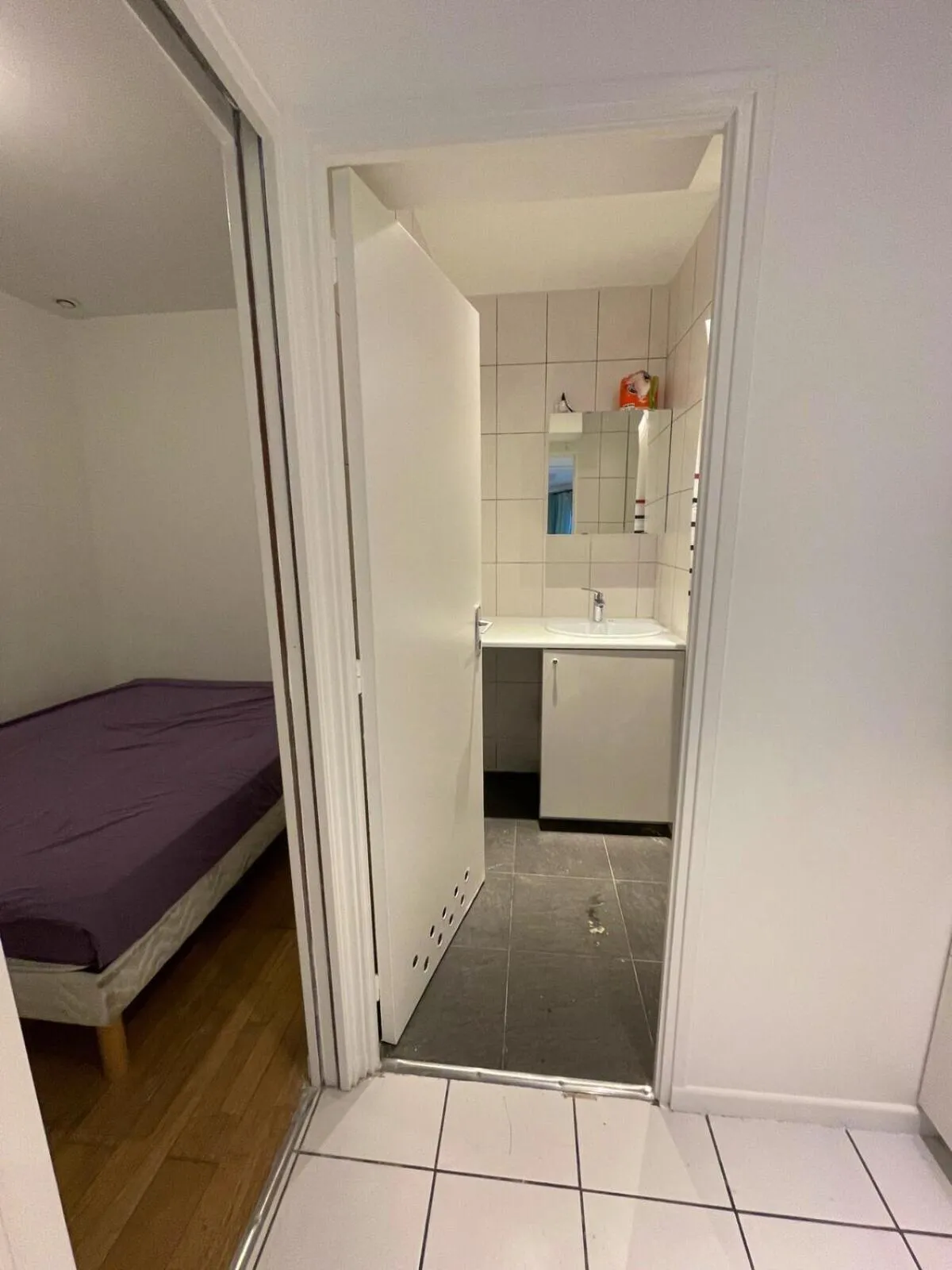 Bedroom, Bed in T2 proche Paris - stade de France - métro 13 - RDC