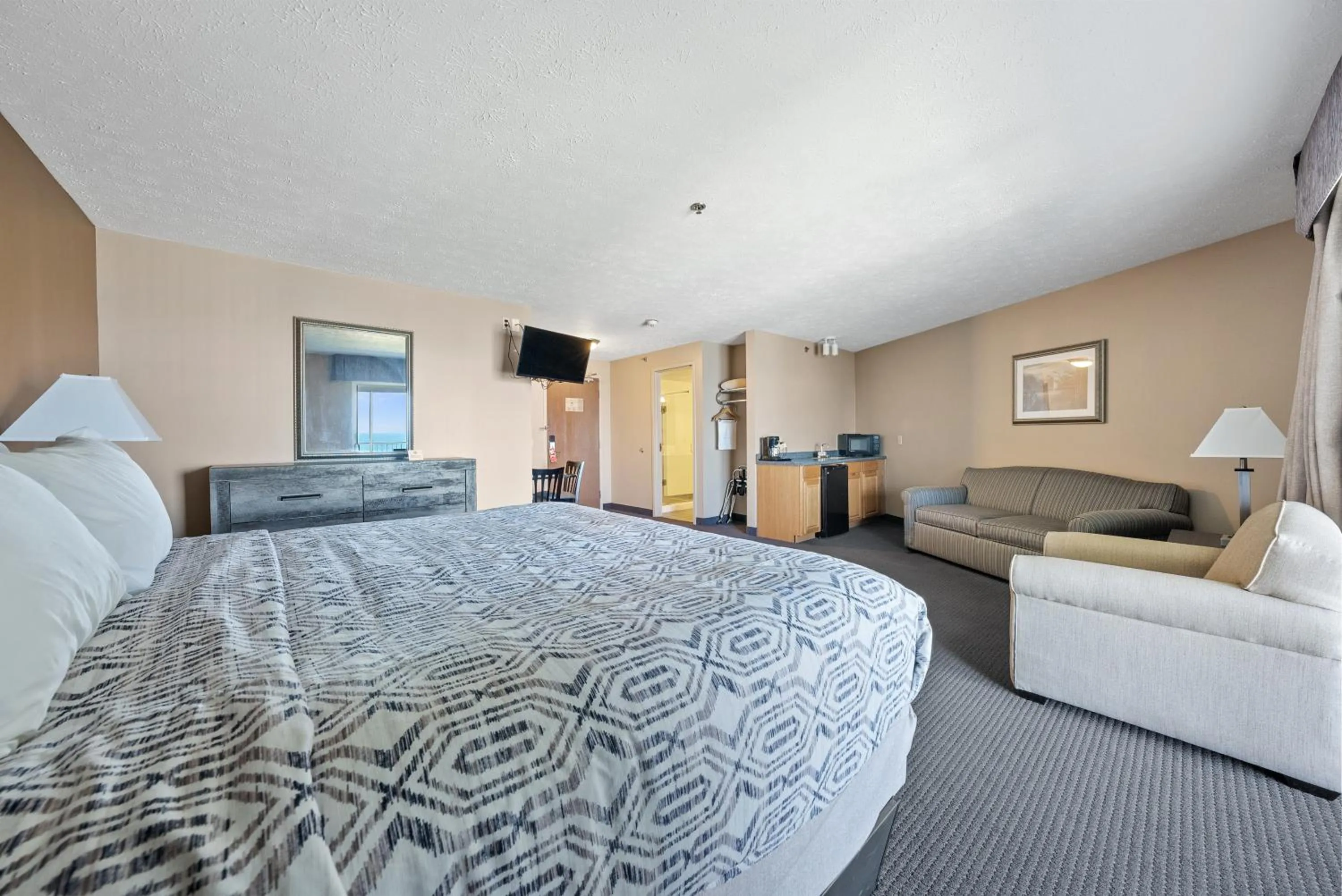 Property building, Bed in Bayshore Resort At Put-In-Bay