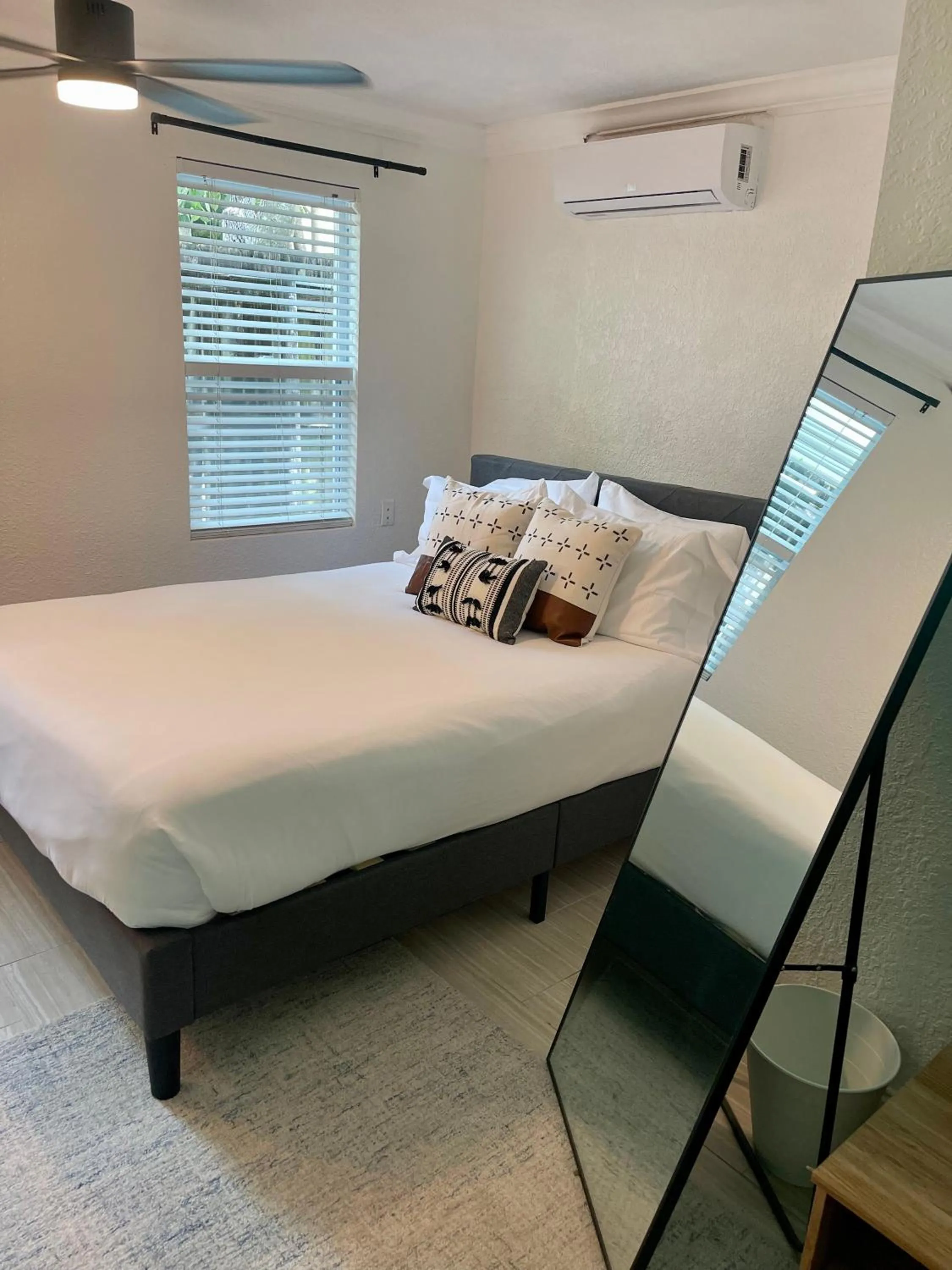 Property building in Las Olas Guest House