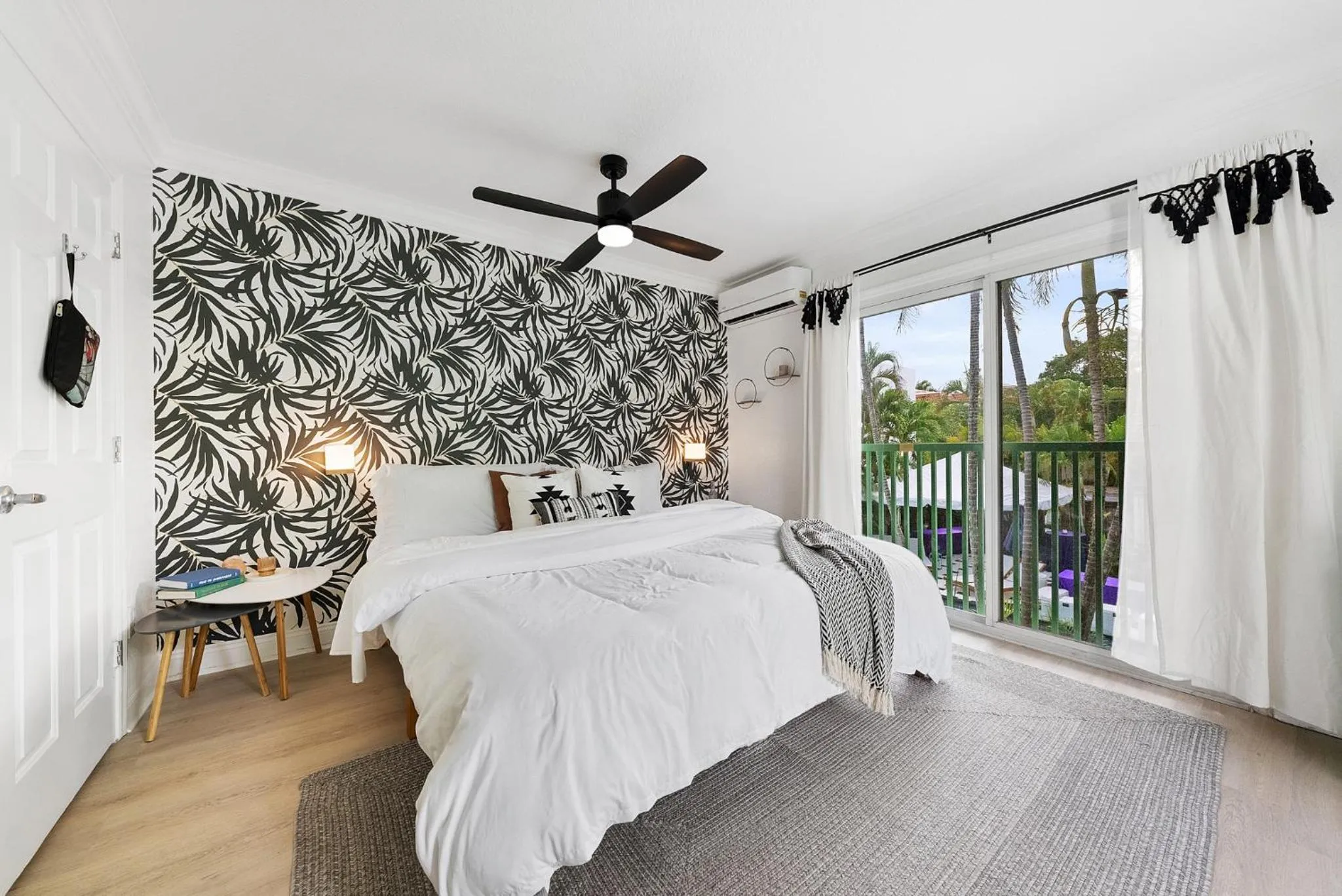 Property building in Las Olas Guest House