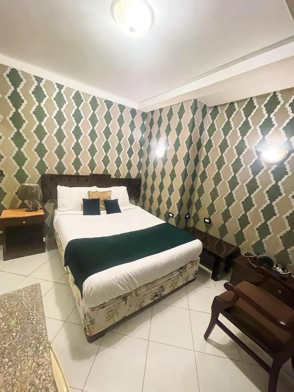 Bedroom, Bed in Golden Sun Hotel - Hurghada