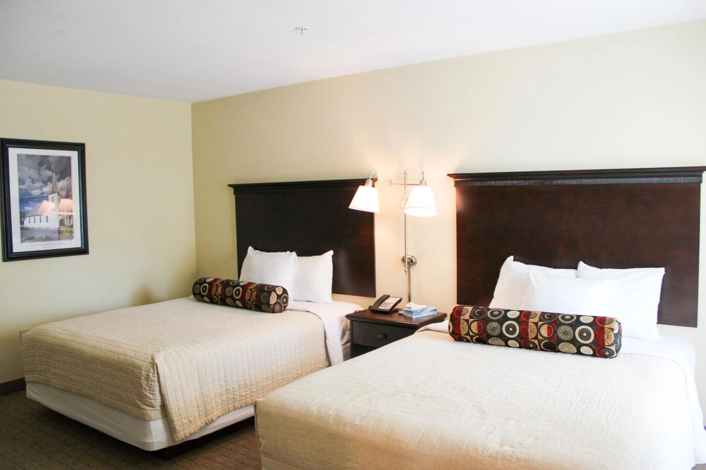 Property building, Bed in Kelleys Island Venture Resort