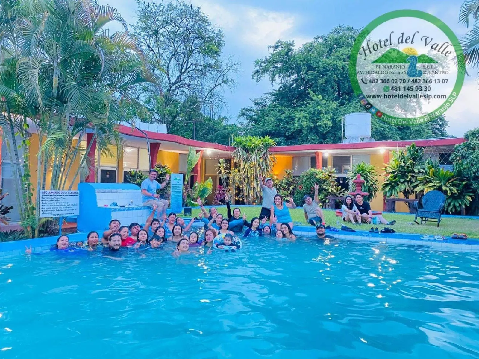 Swimming pool in Hotel Del Valle
