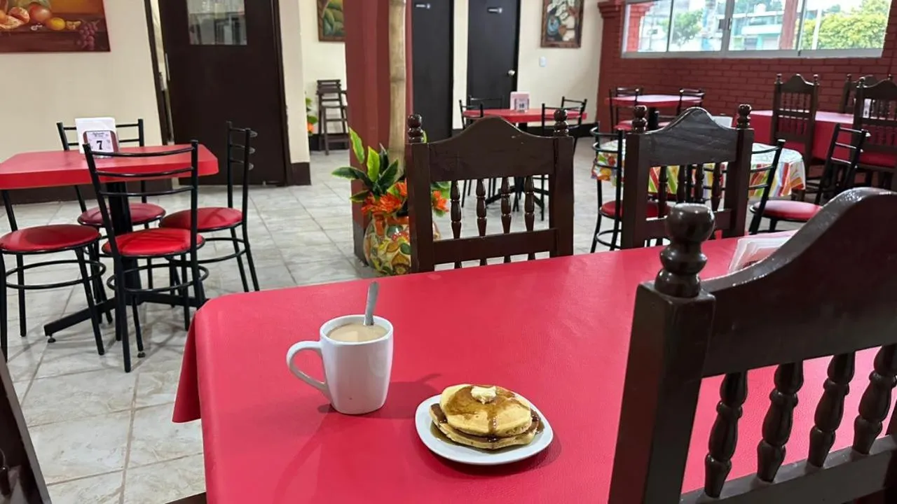 Restaurant/places to eat in Hotel Del Valle