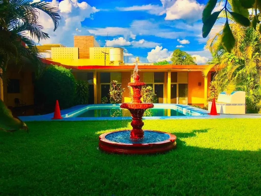 Swimming pool in Hotel Del Valle