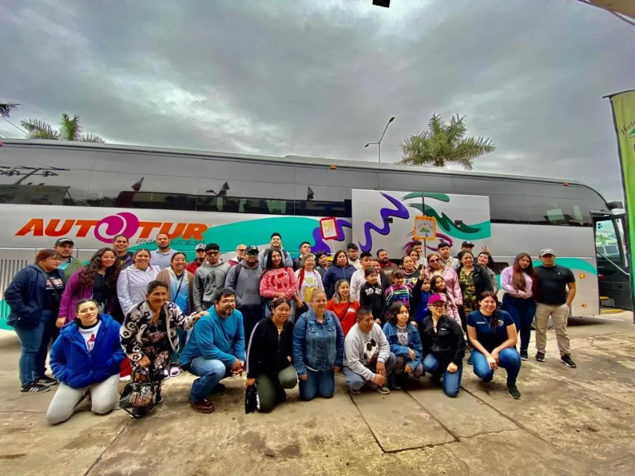 People in Hotel Del Valle