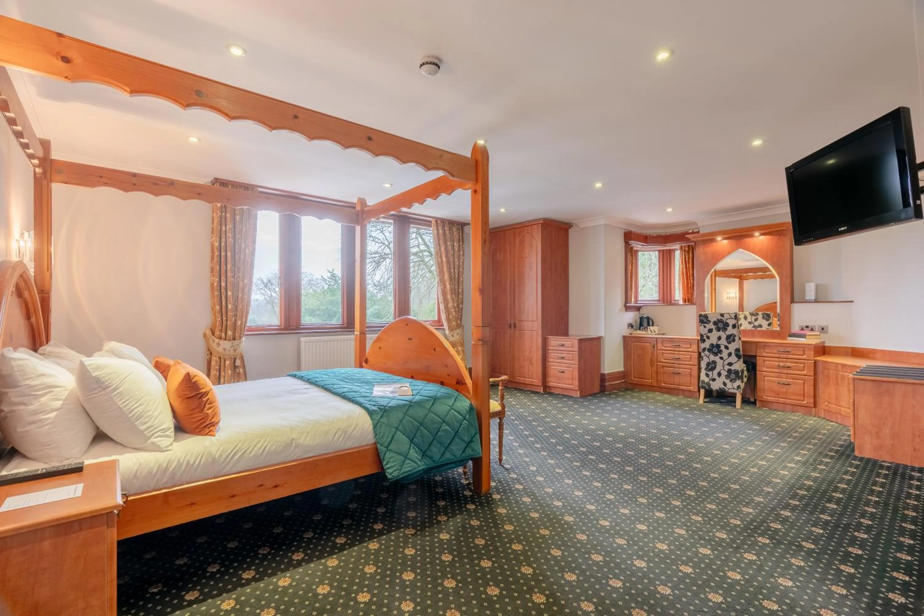 Bed in The Whitehall Hotel & Distillery