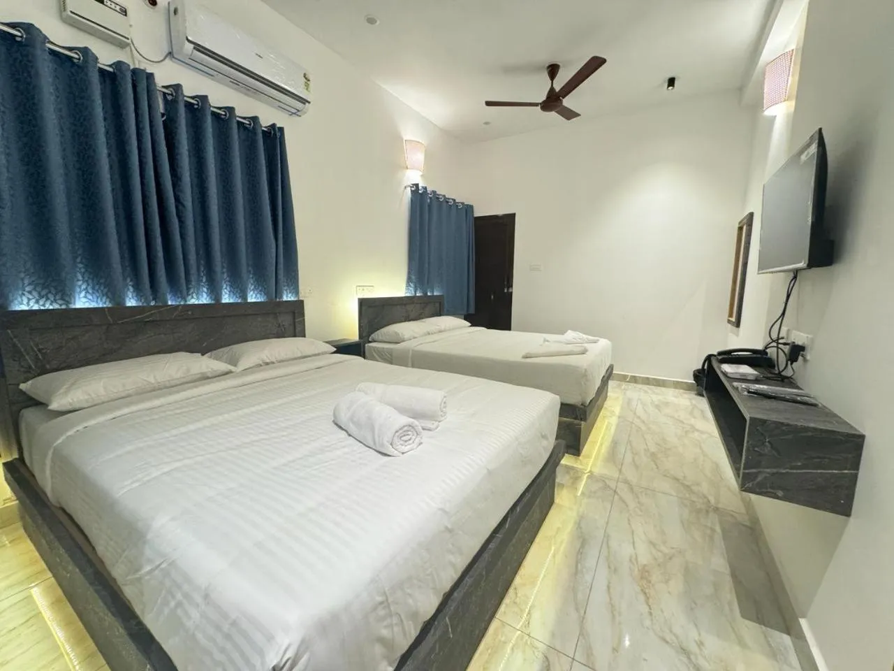 Bed in La Tamara Suite - TIE