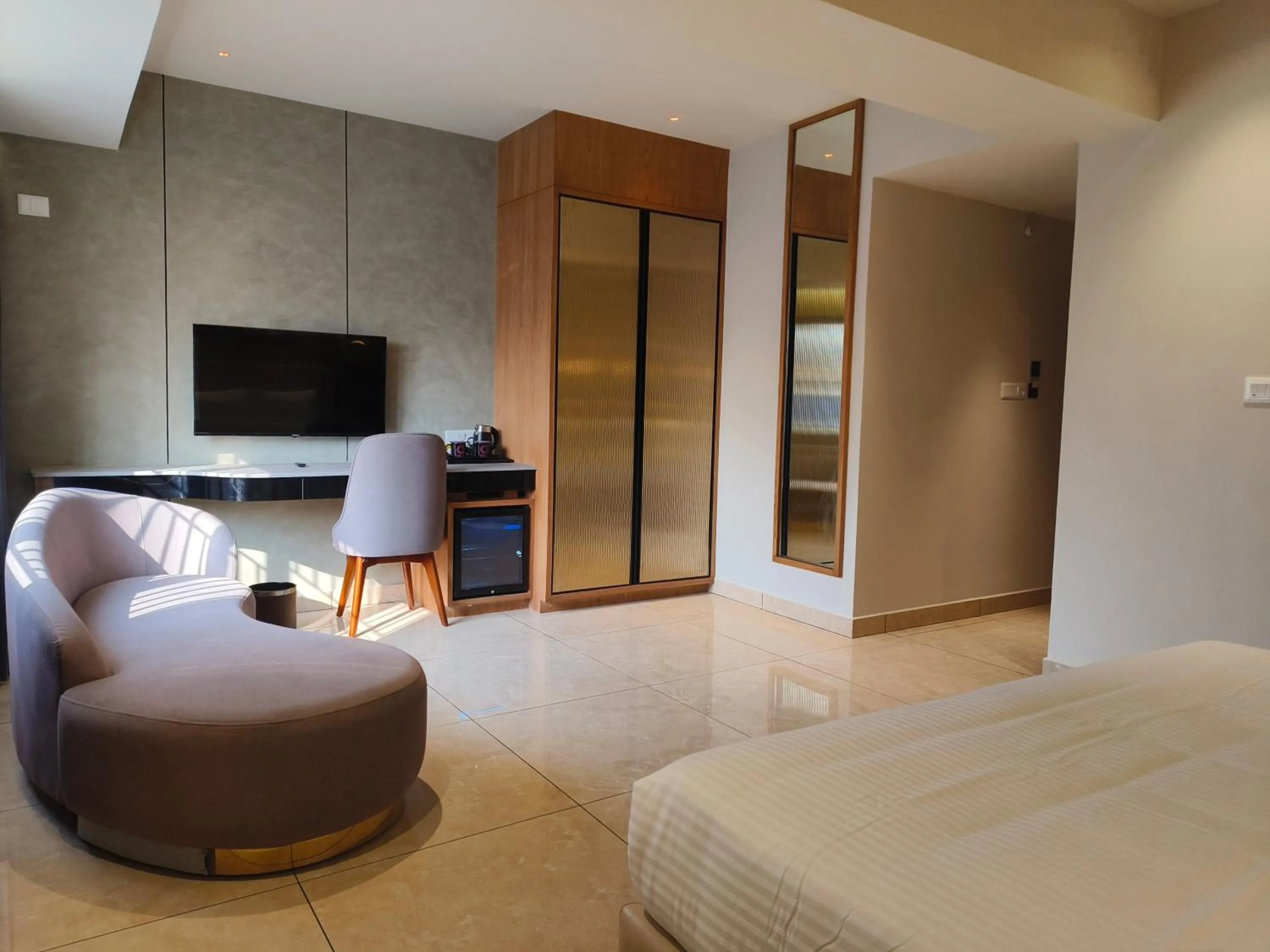 Living room, Bed in Hotel Le Opera