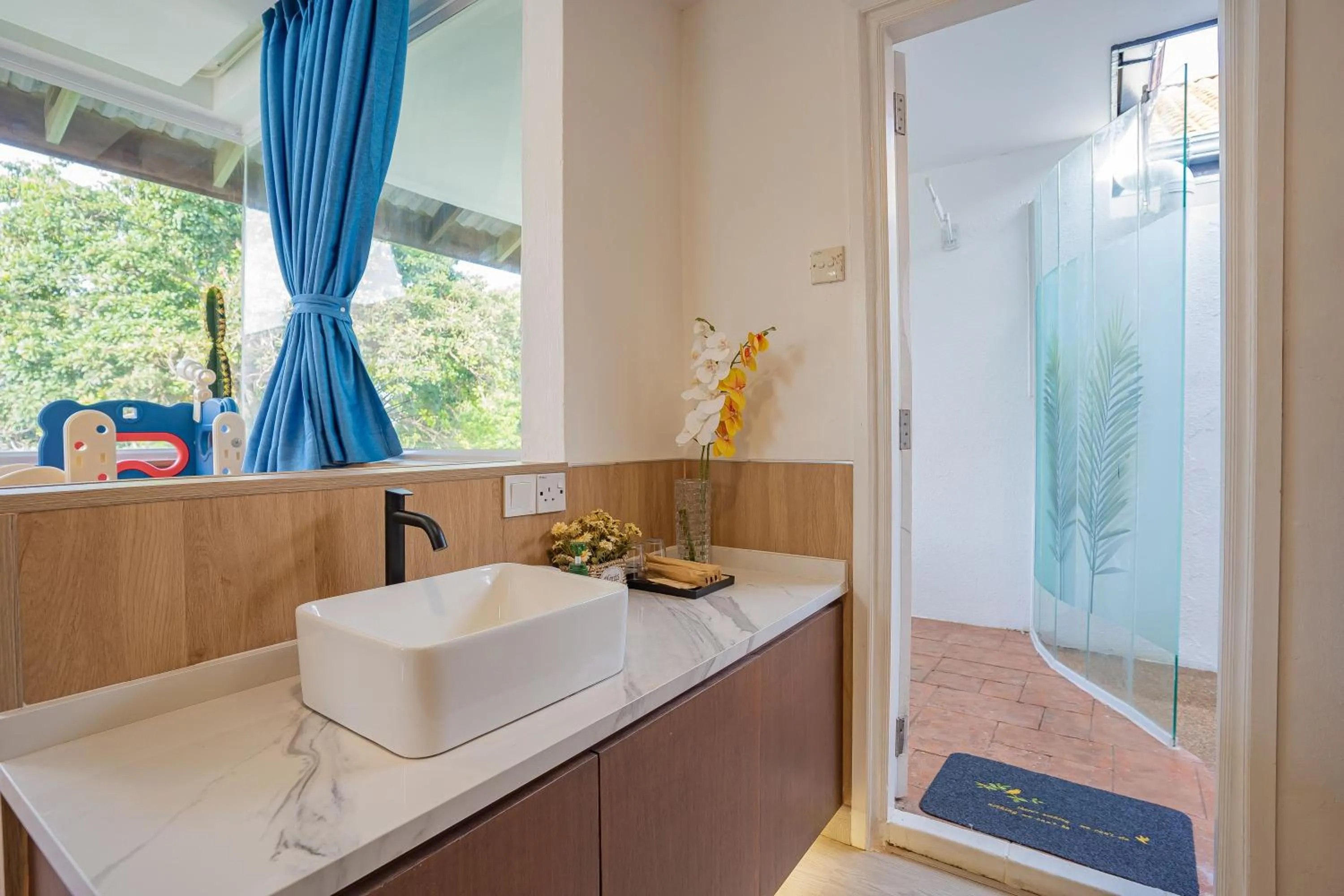 Bathroom in BIDONG VIEW RESORT