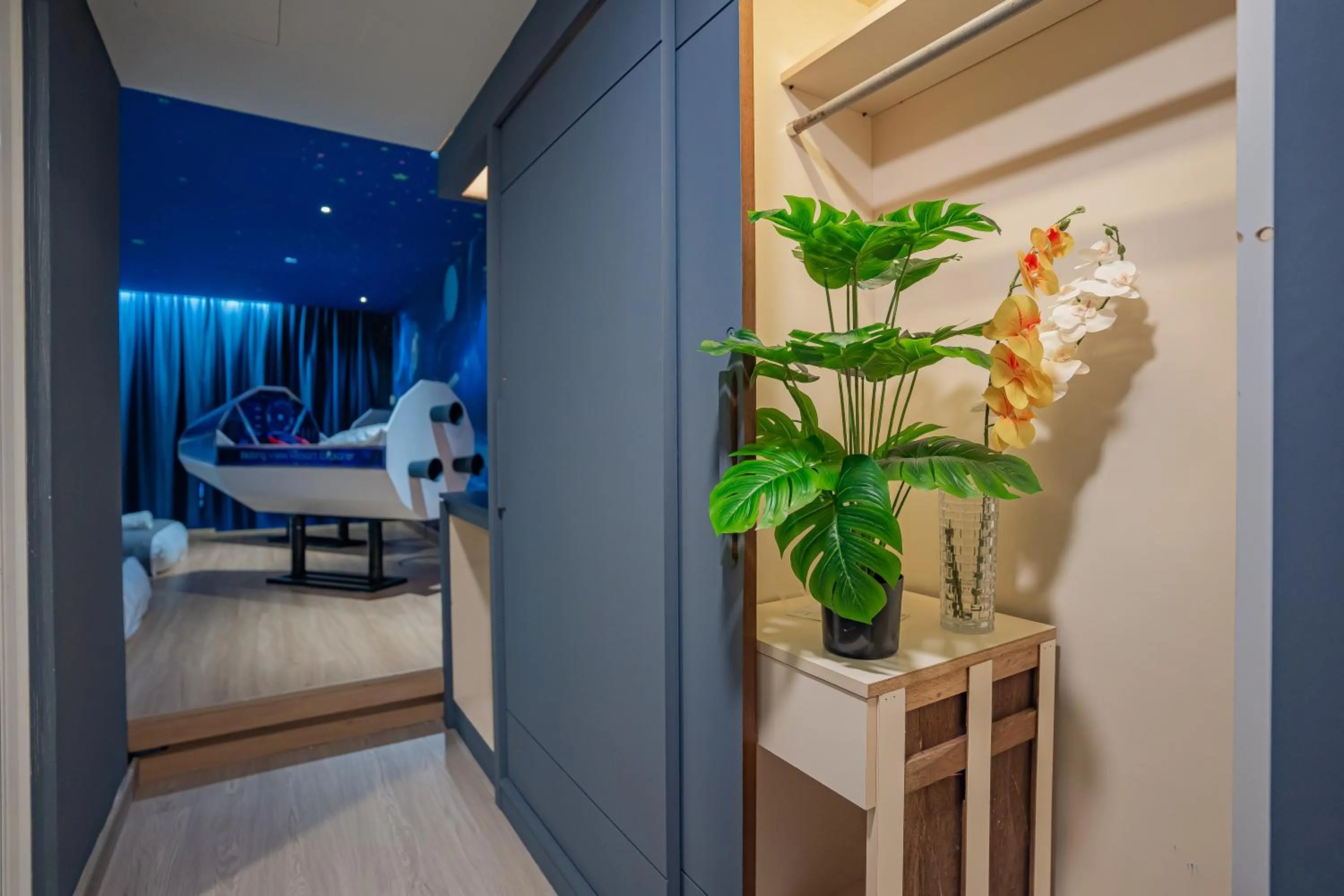 wardrobe in BIDONG VIEW RESORT