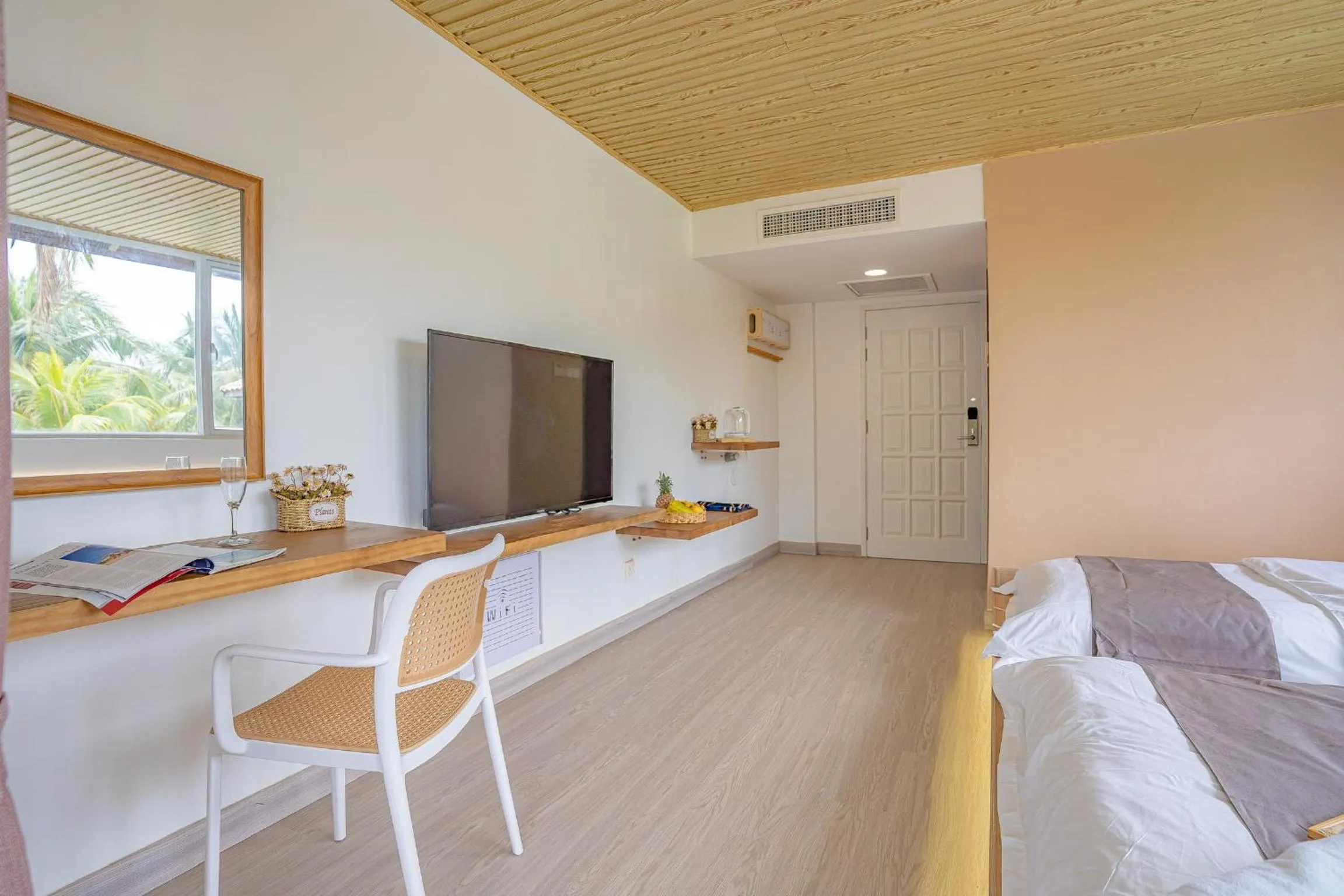 TV and multimedia, Bed in BIDONG VIEW RESORT