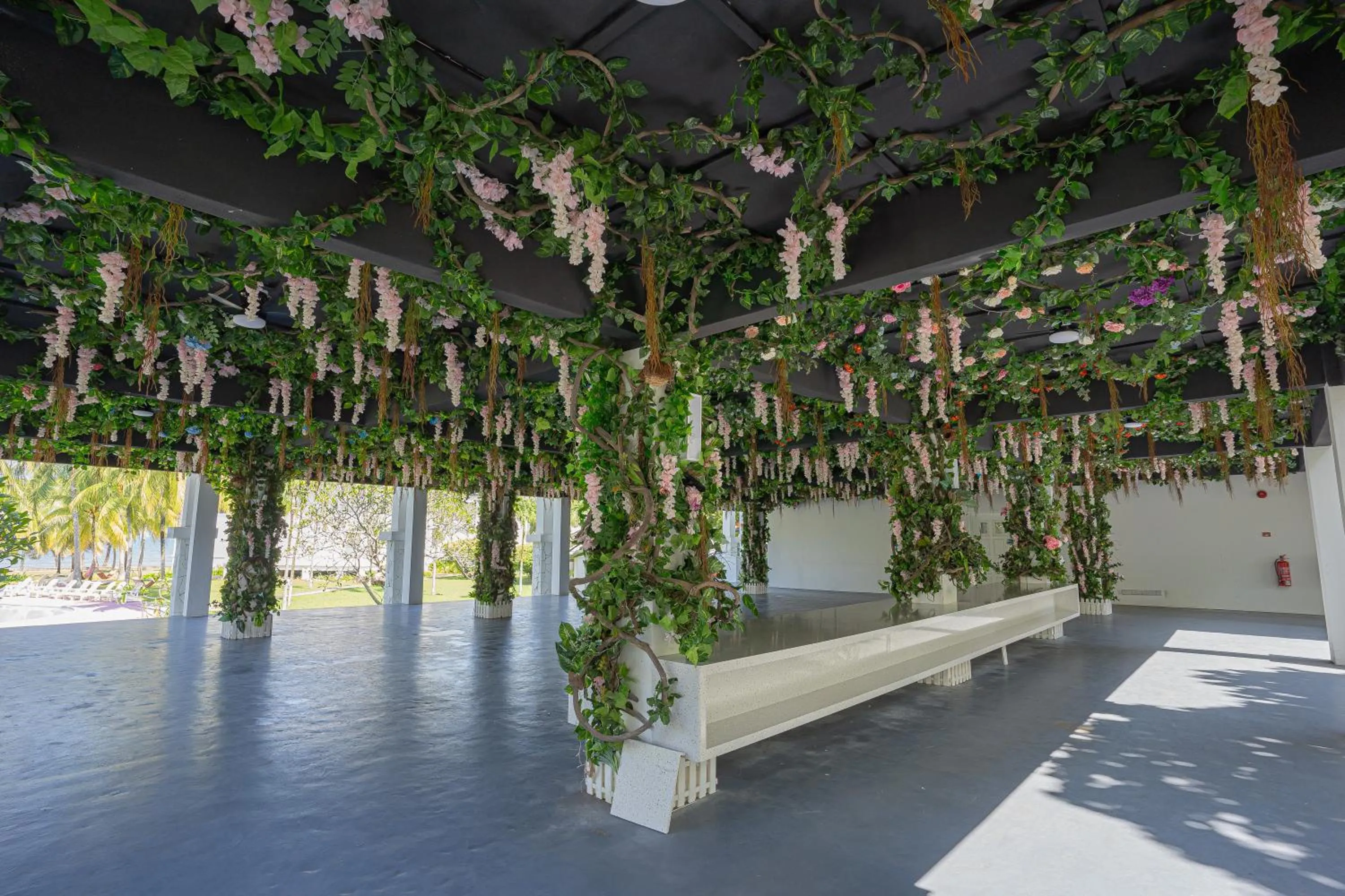 Dining area in BIDONG VIEW RESORT