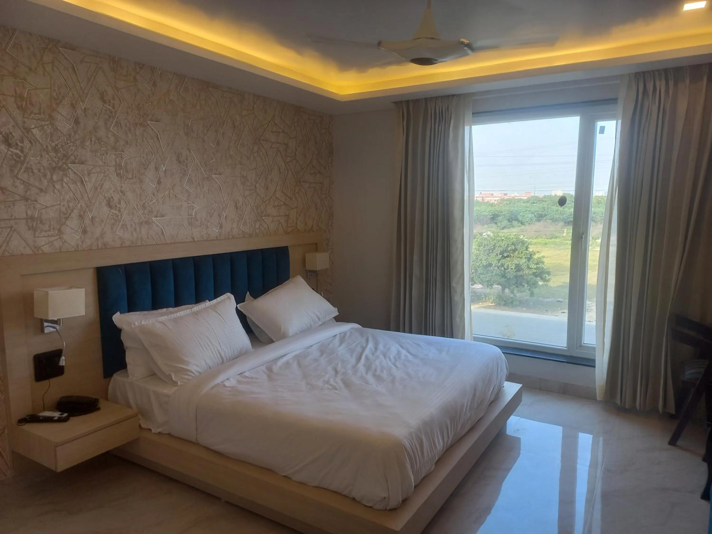 Bedroom, Bed in Hotel Holiday Grand