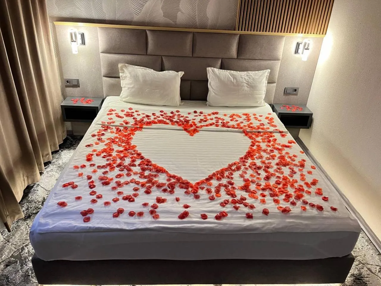 Bed in Homy House Hotel