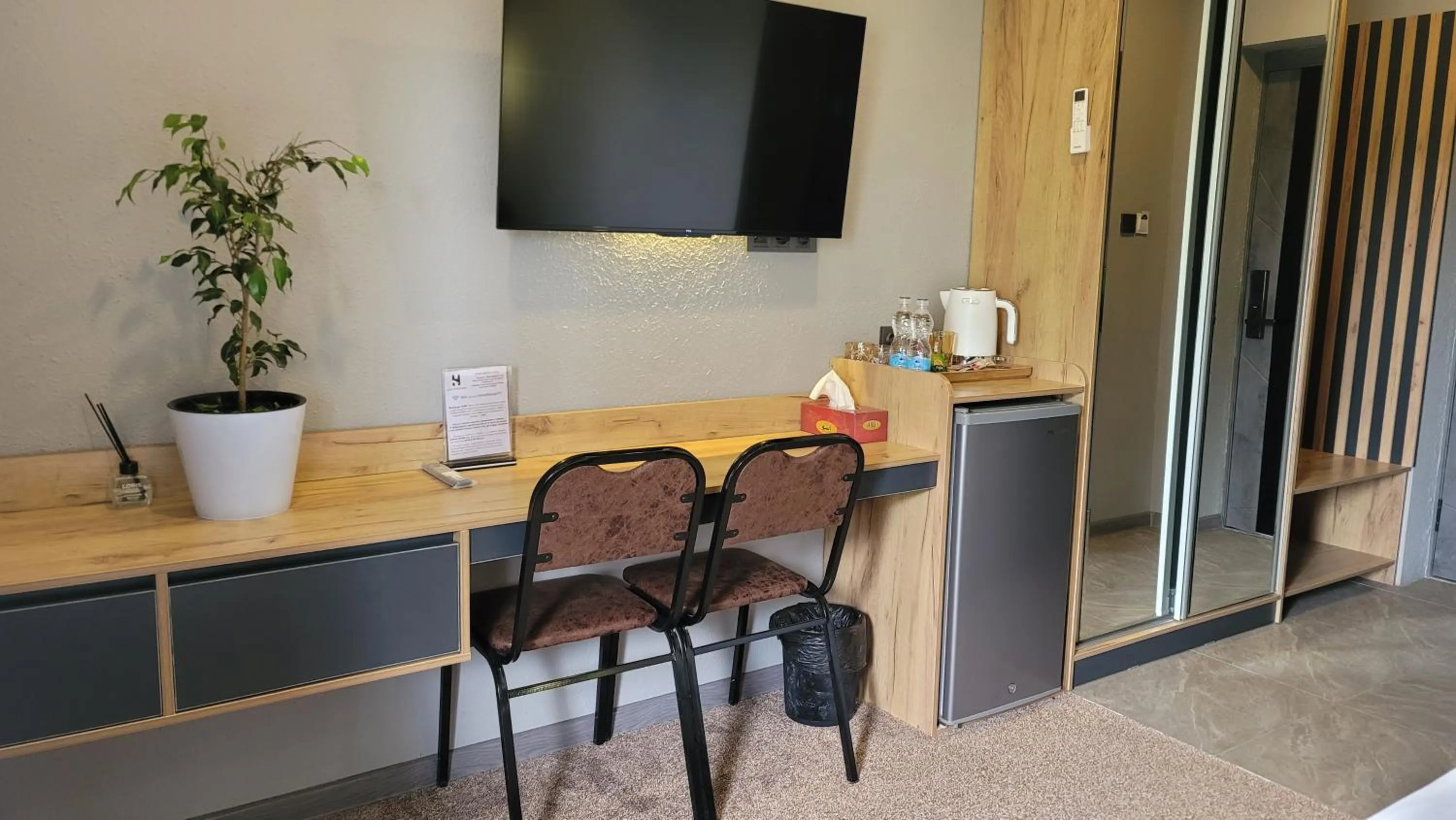 TV and multimedia in Homy House Hotel