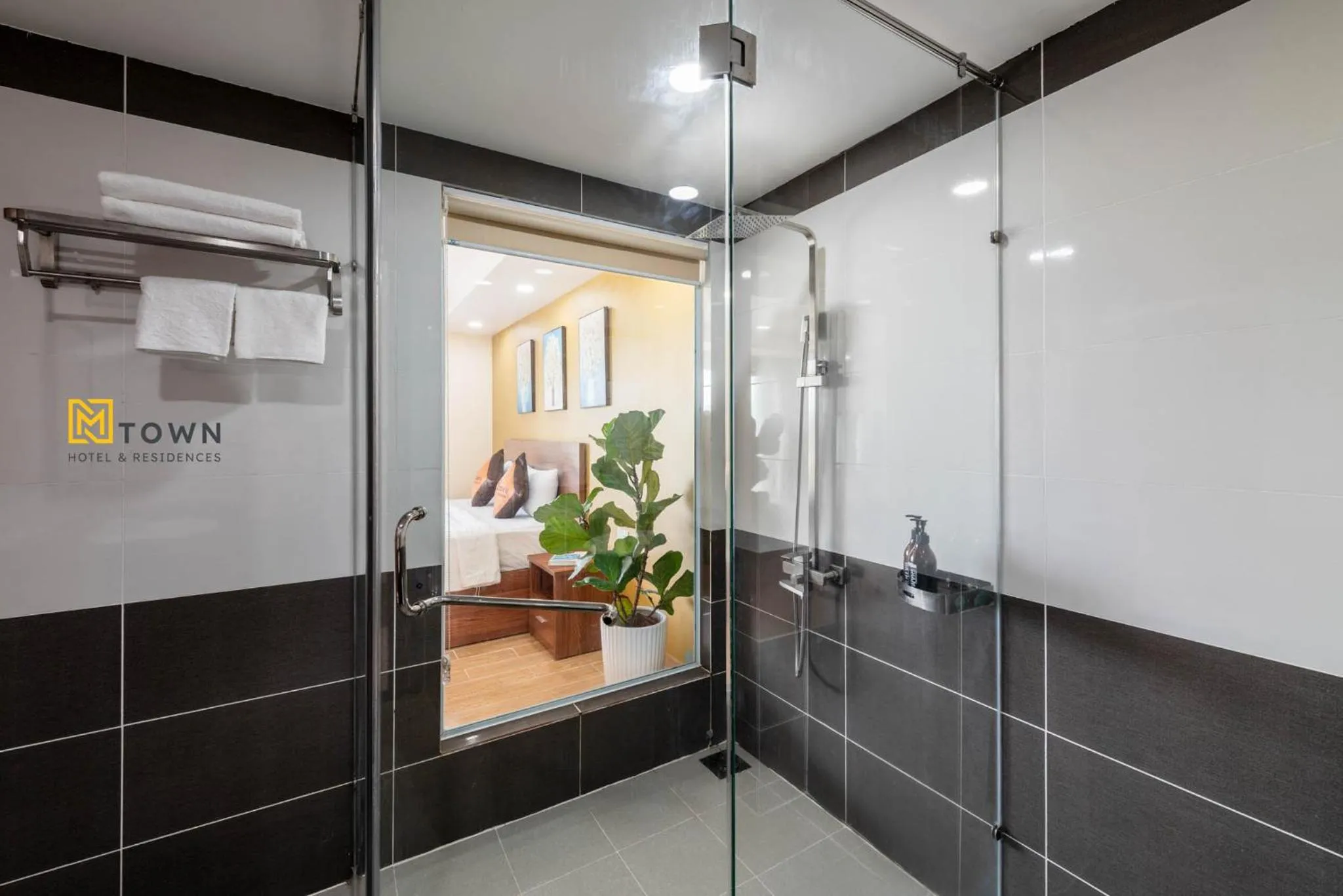 Shower in Luxy Park Hotel & Apartments - MTown