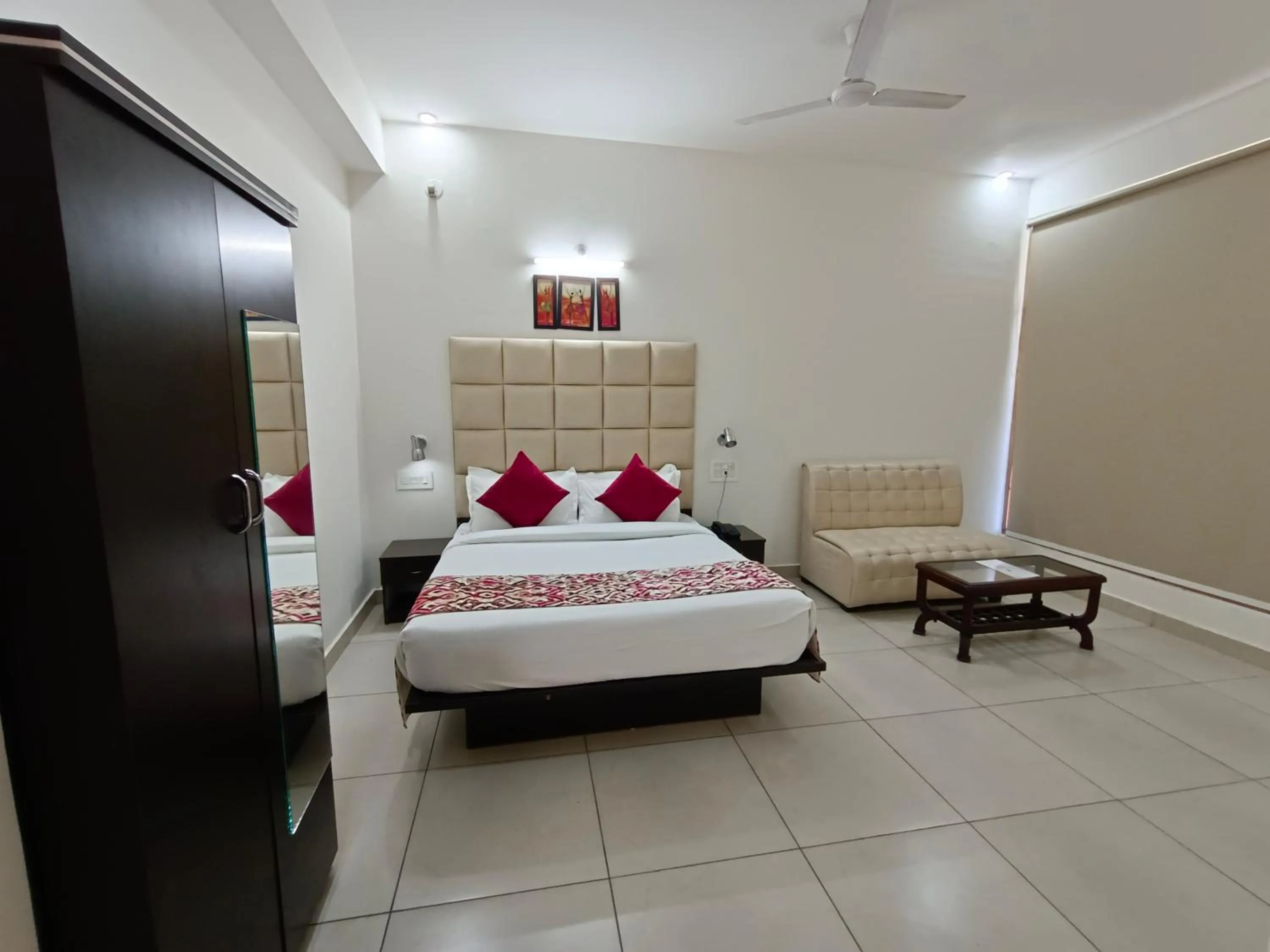 Bedroom, Bed in Gezellig Inn - Hotel Oasis