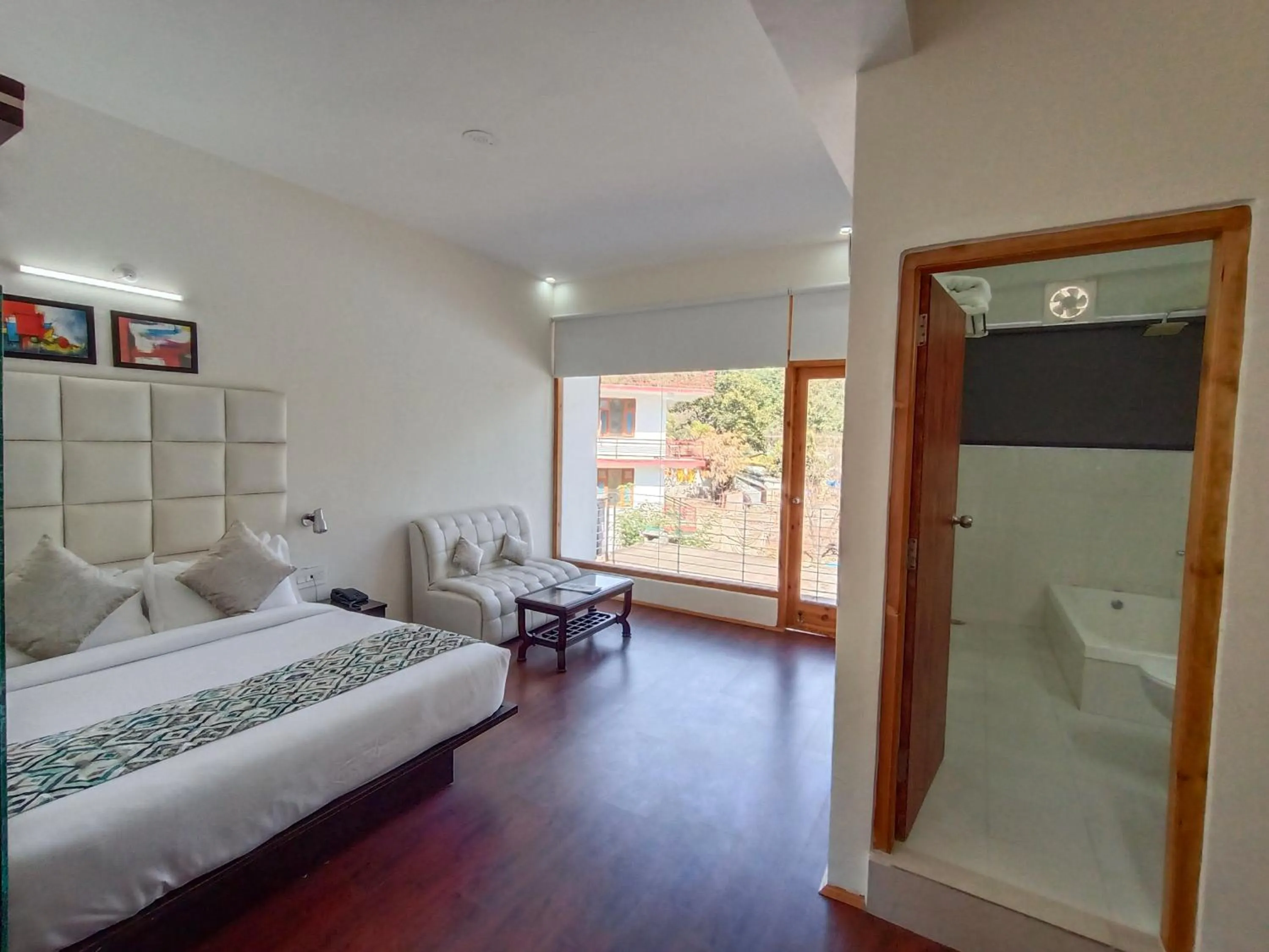 Bedroom, Bed in Gezellig Inn - Hotel Oasis