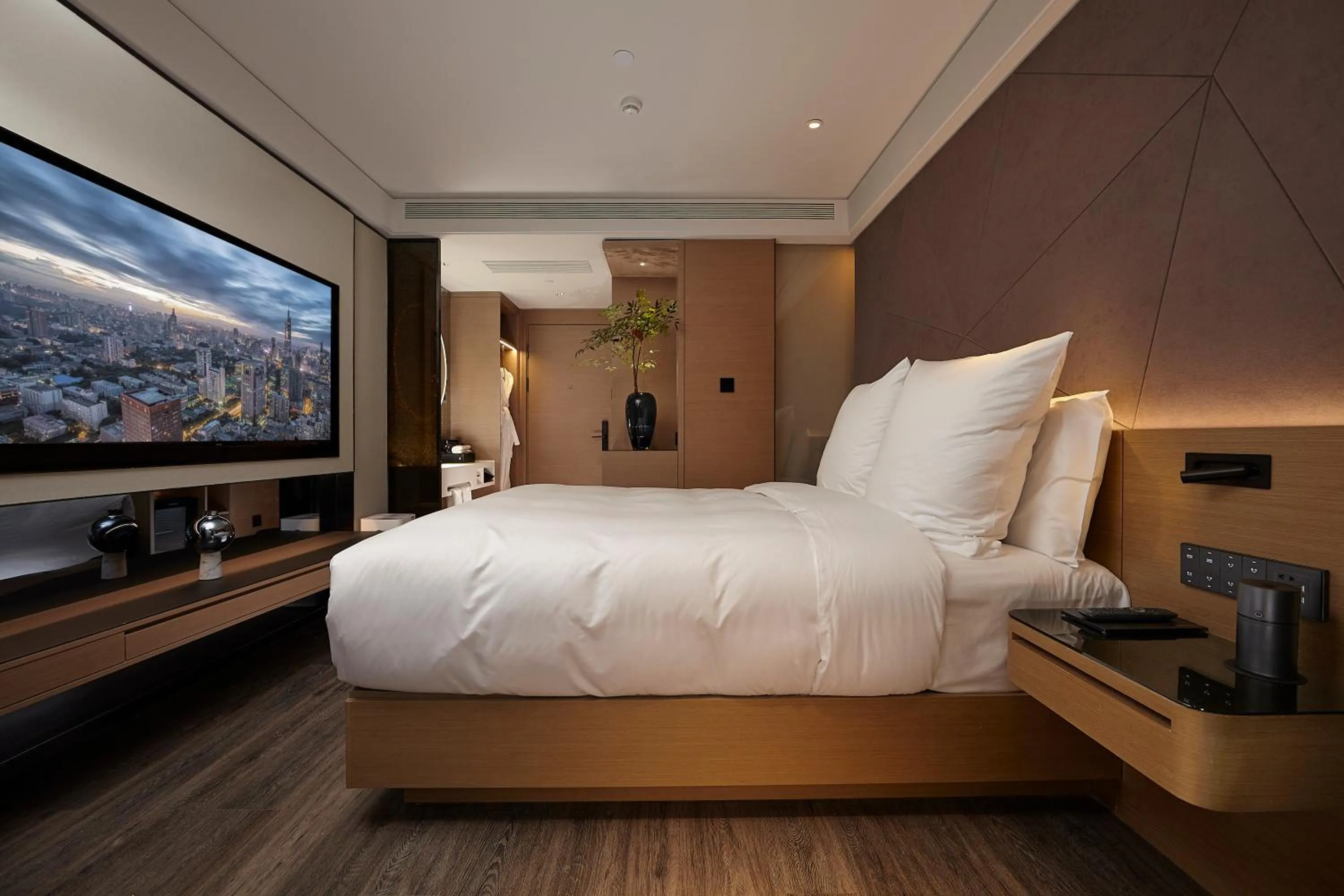 Photo of the whole room, Bed in Intercity Yangzhou Slender West Lake