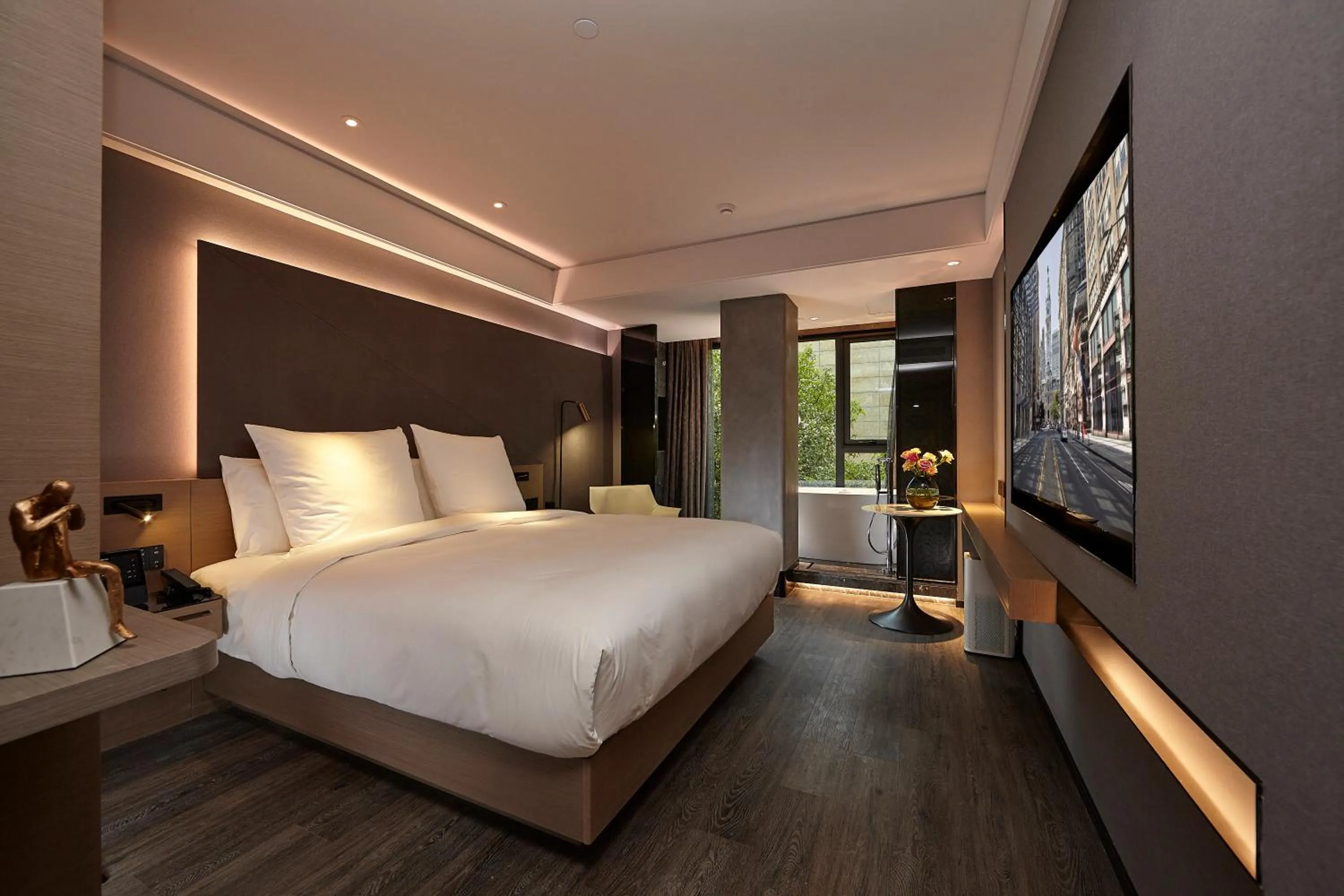 Bathroom, Bed in Intercity Yangzhou Slender West Lake