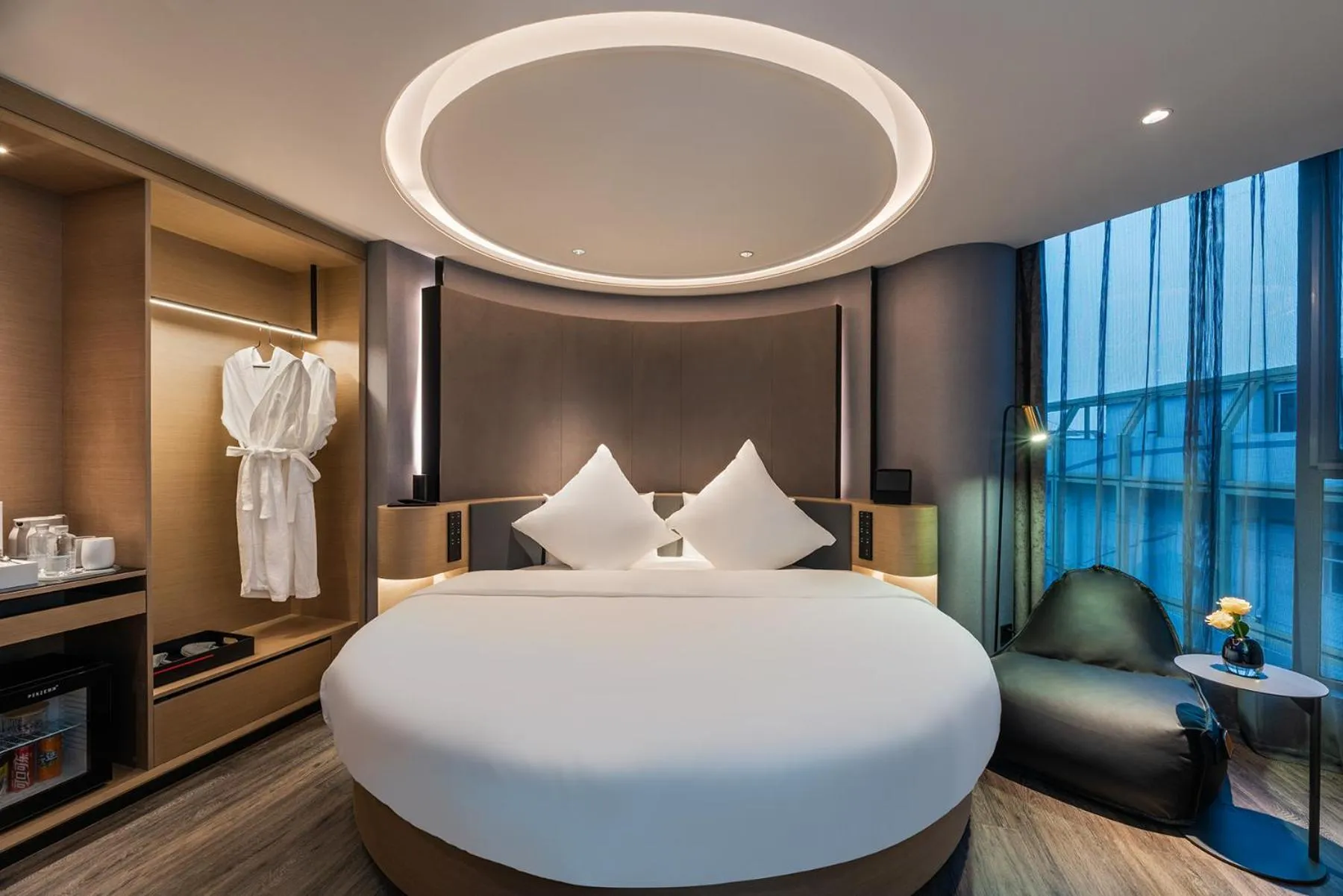 Bedroom, Bed in Intercity Yangzhou Slender West Lake