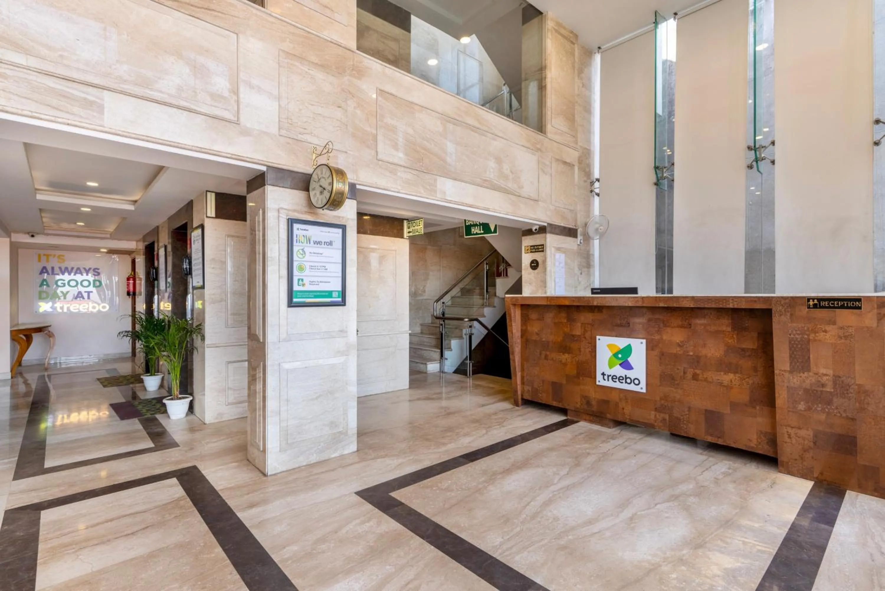 Lobby or reception in Treebo Premium Vinnie - Near Airport