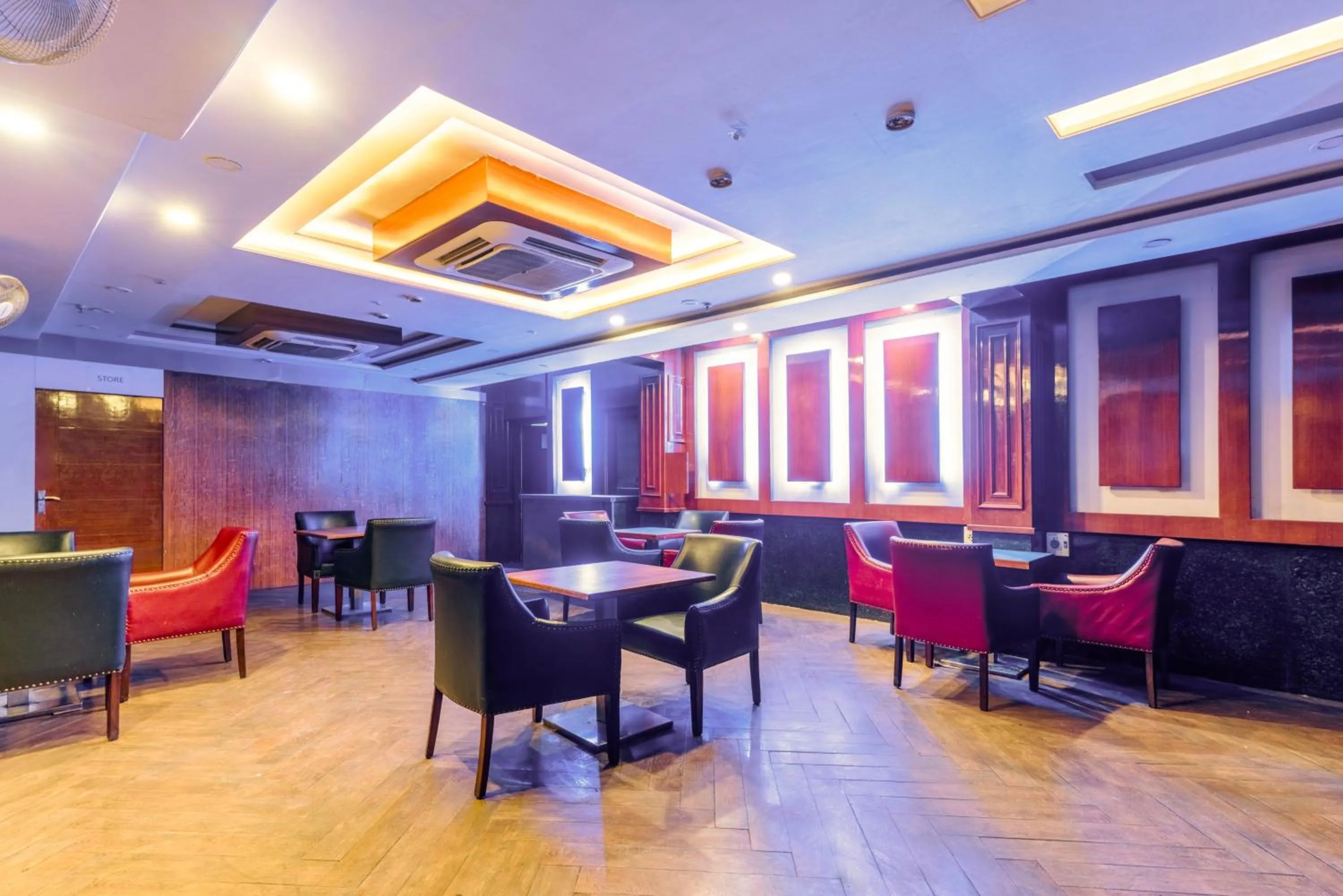 Lounge or bar in Treebo Premium Vinnie - Near Airport