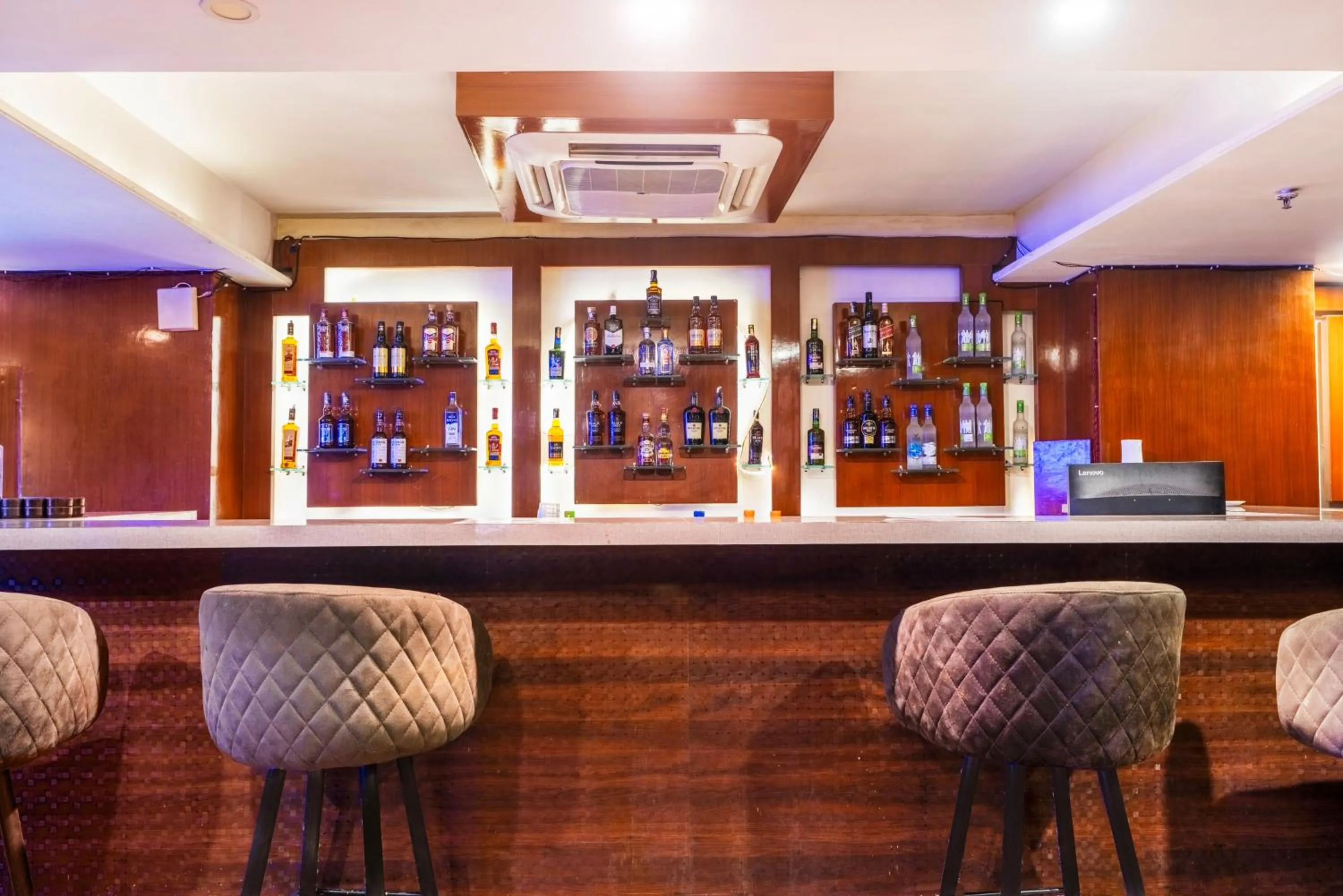 Lounge or bar in Treebo Premium Vinnie - Near Airport