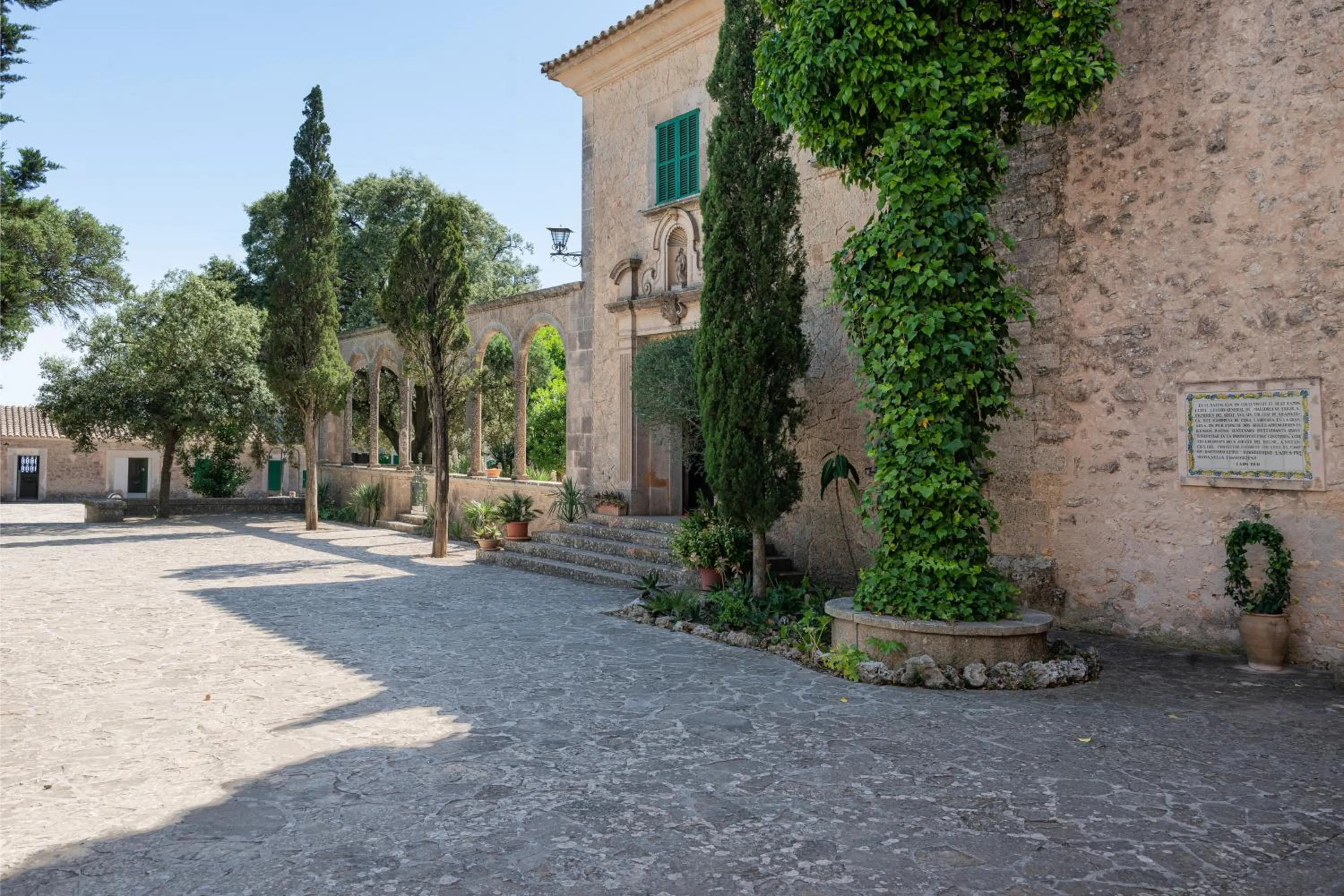Property building in Santuari de Cura
