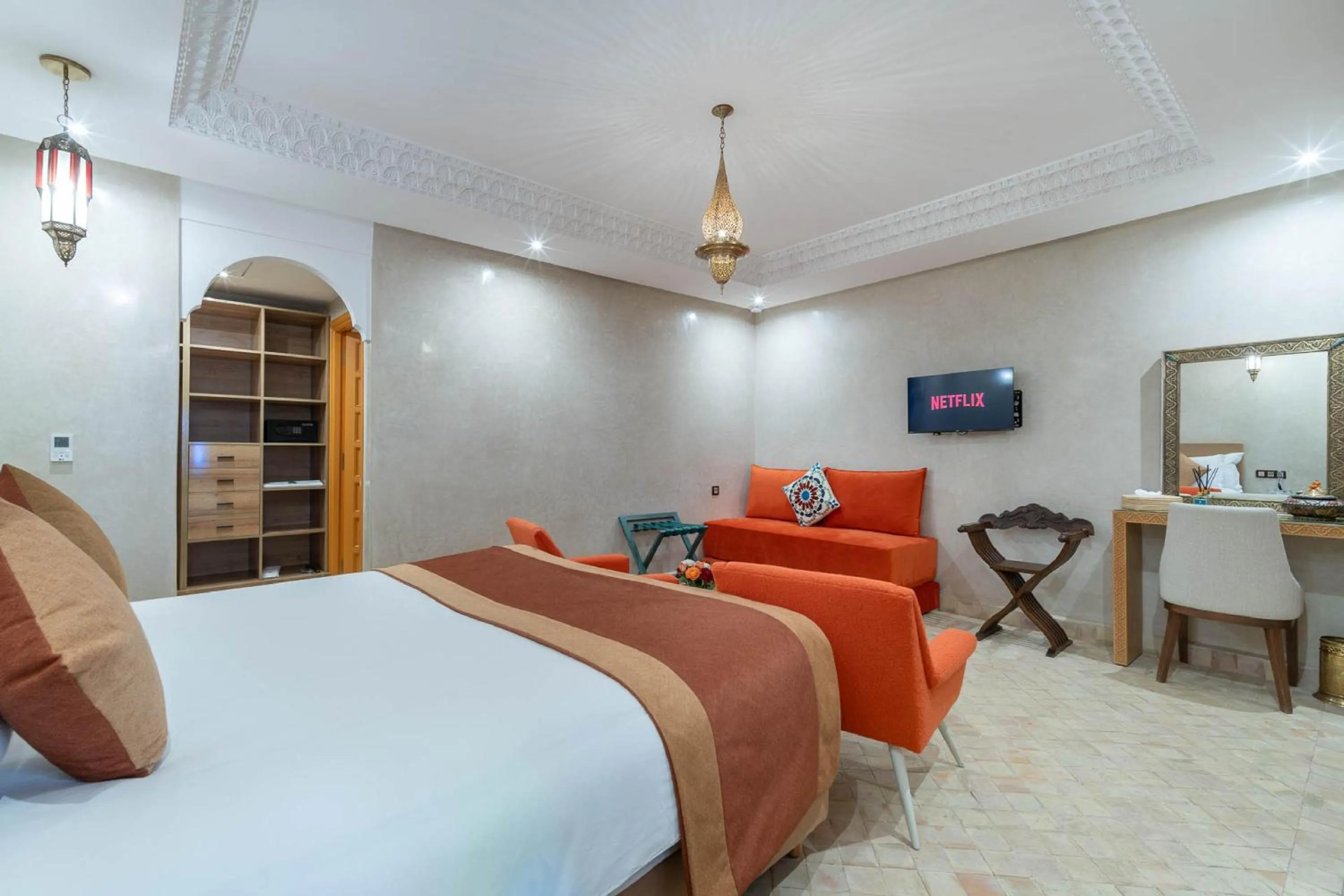 Photo of the whole room, Bed in Riad Atlas Palace & SPA