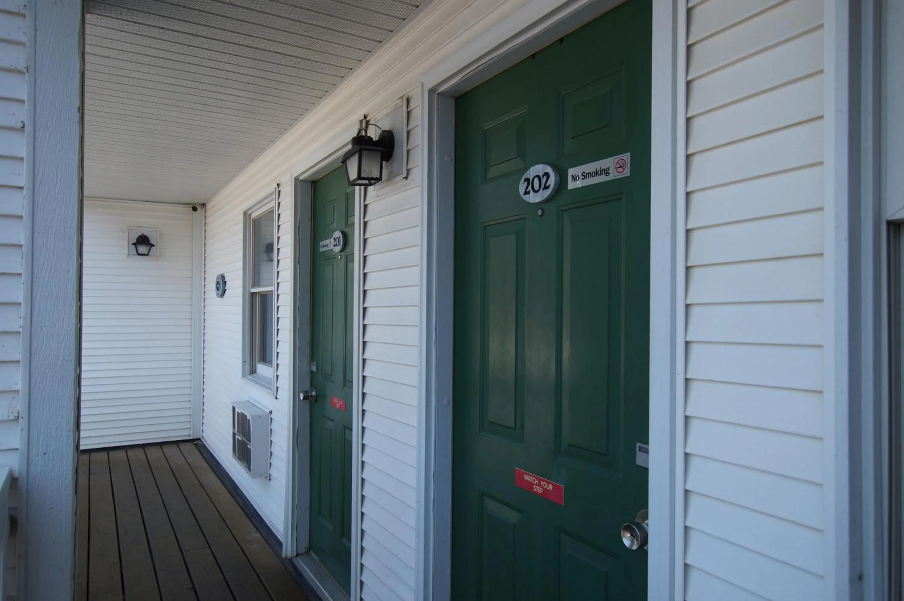 Facade/entrance in Snyders Shoreline Inn