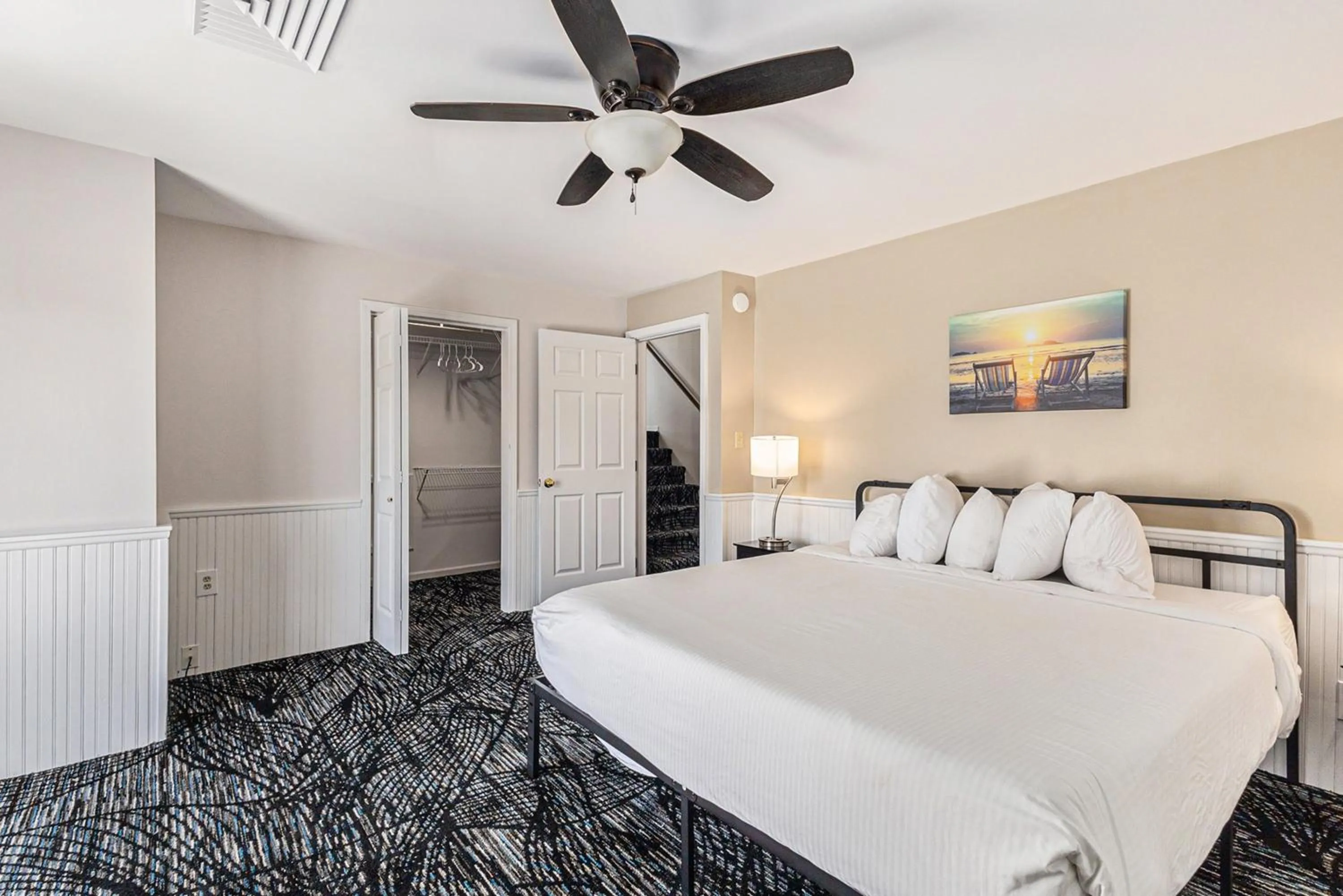 Snyders Shoreline Inn