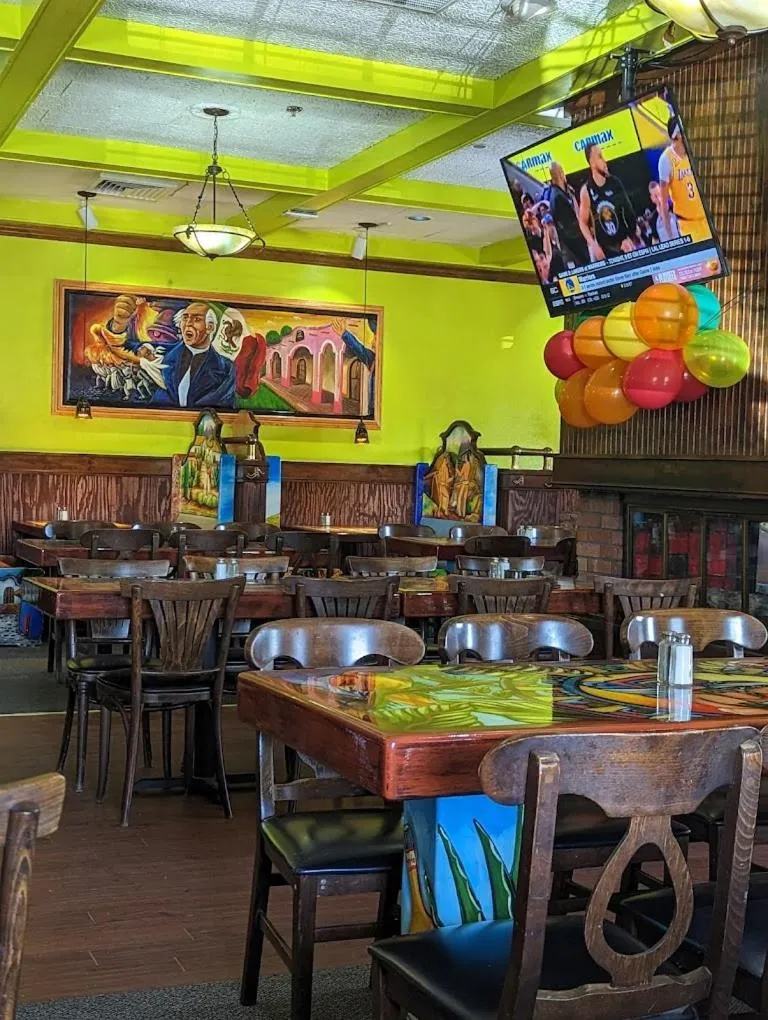 Restaurant/places to eat in The Garden Inn