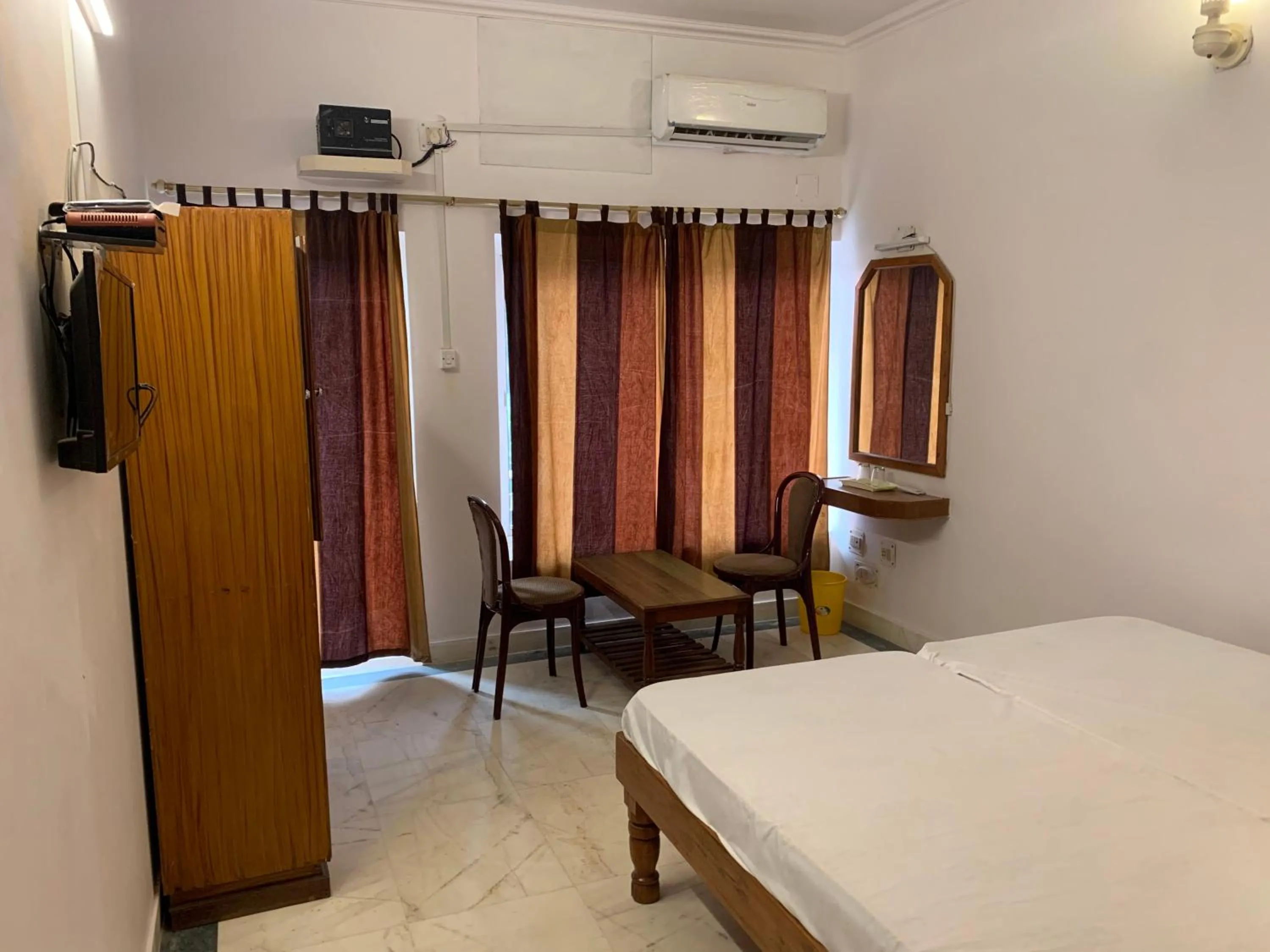 Bed in Hotel Lakeside