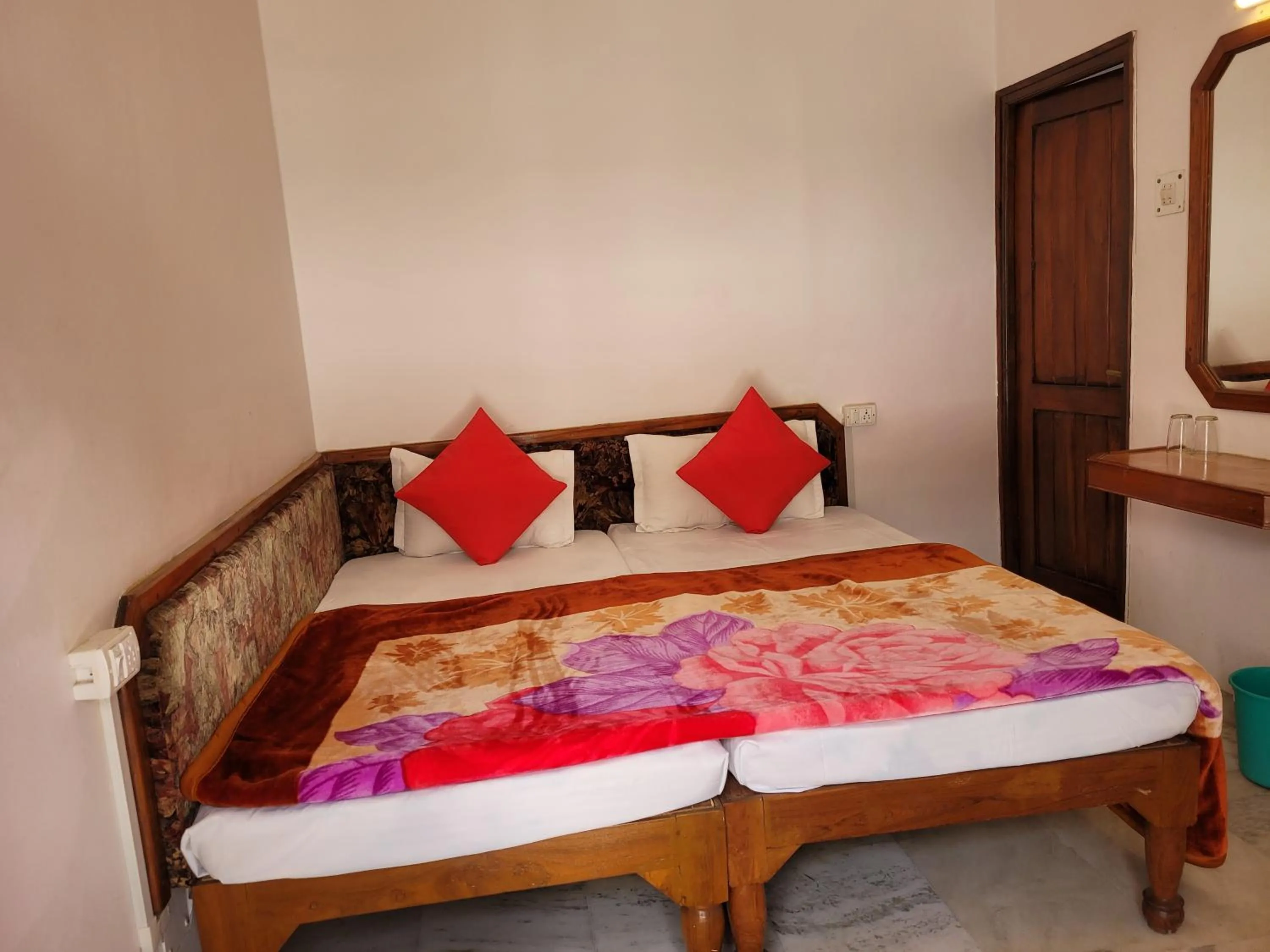 Bed in Hotel Lakeside