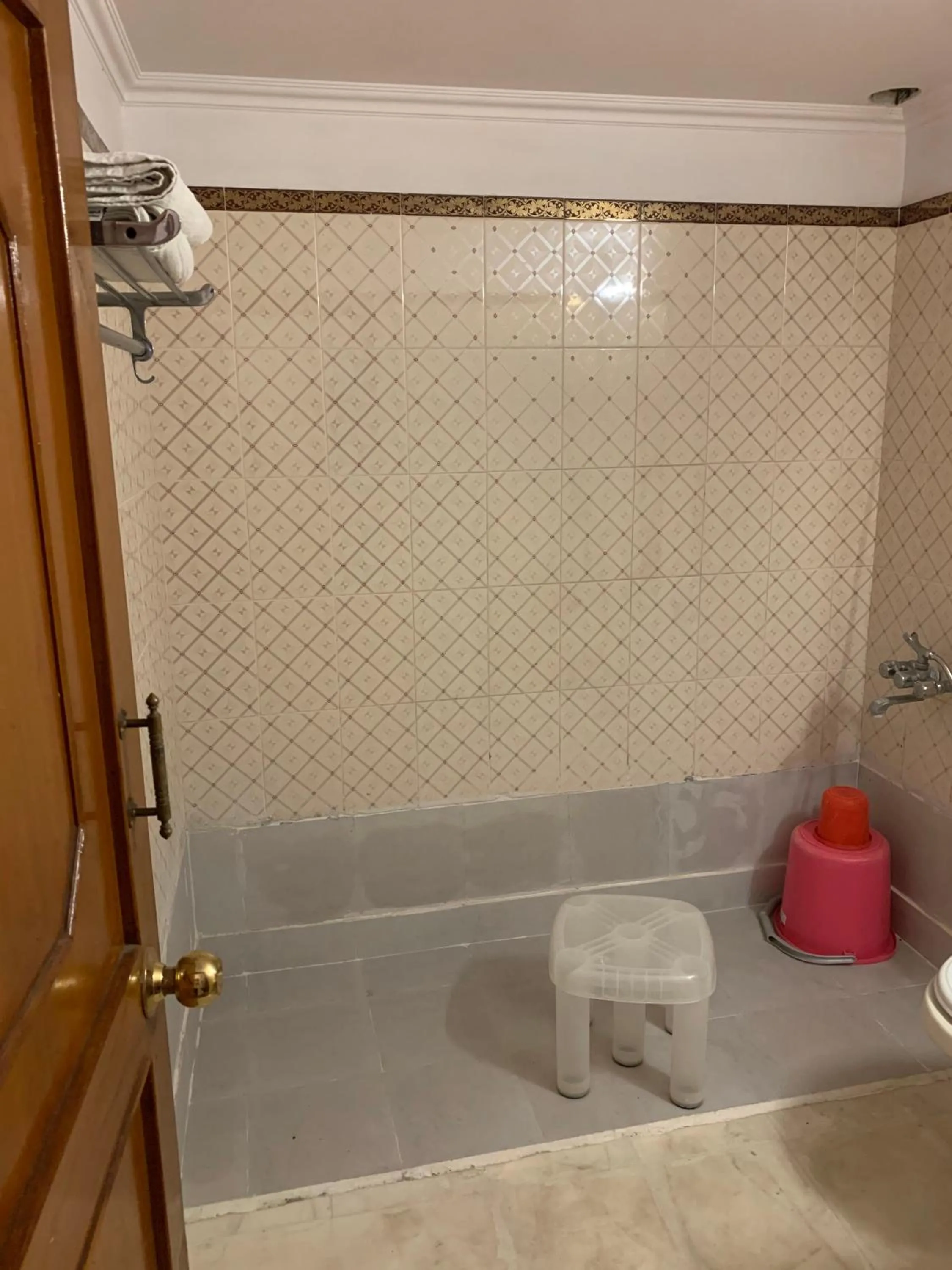 Shower in Hotel Lakeside