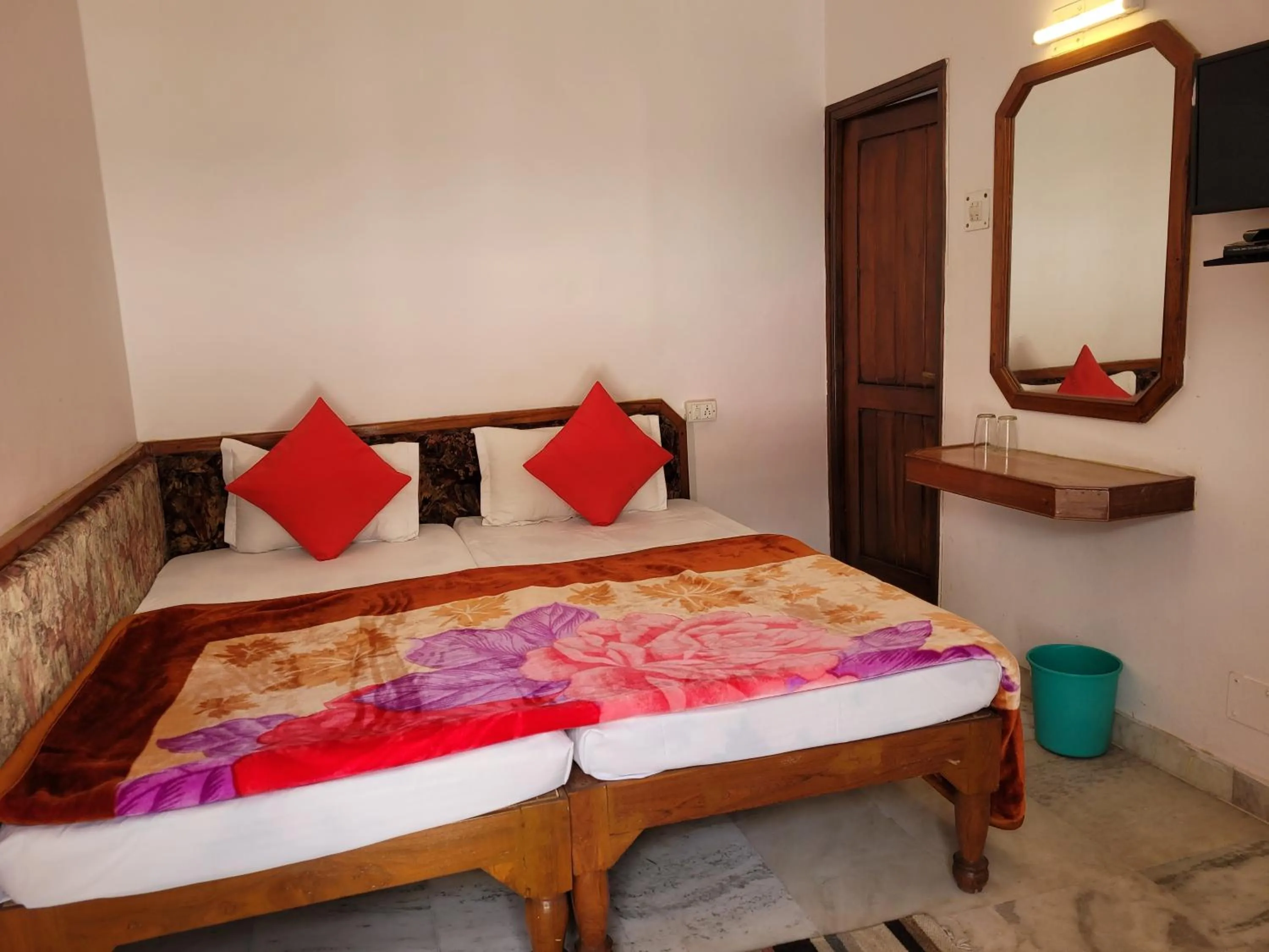 Bed in Hotel Lakeside