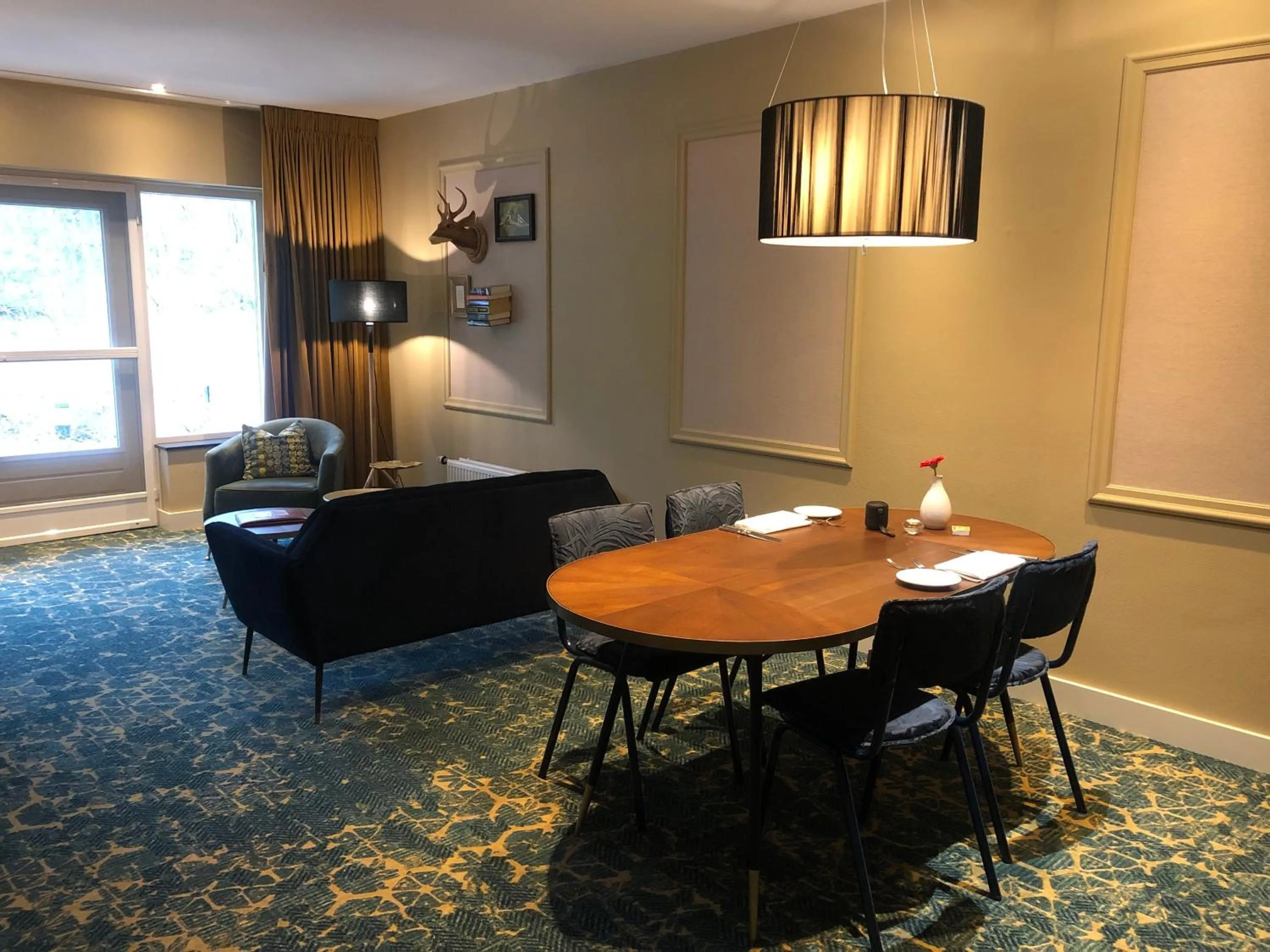 Seating area in Restaurant & Hotel Hoog Holten