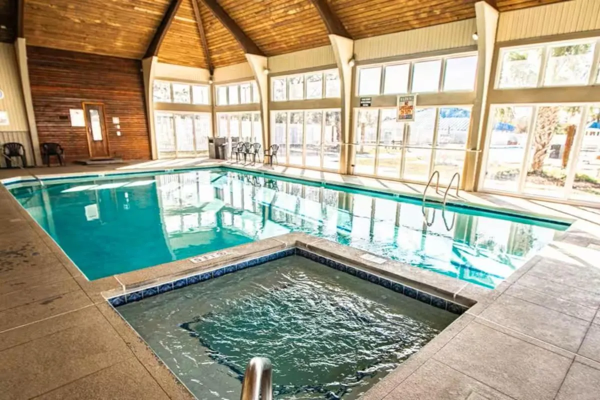 Swimming pool in Waterwood Townhouses