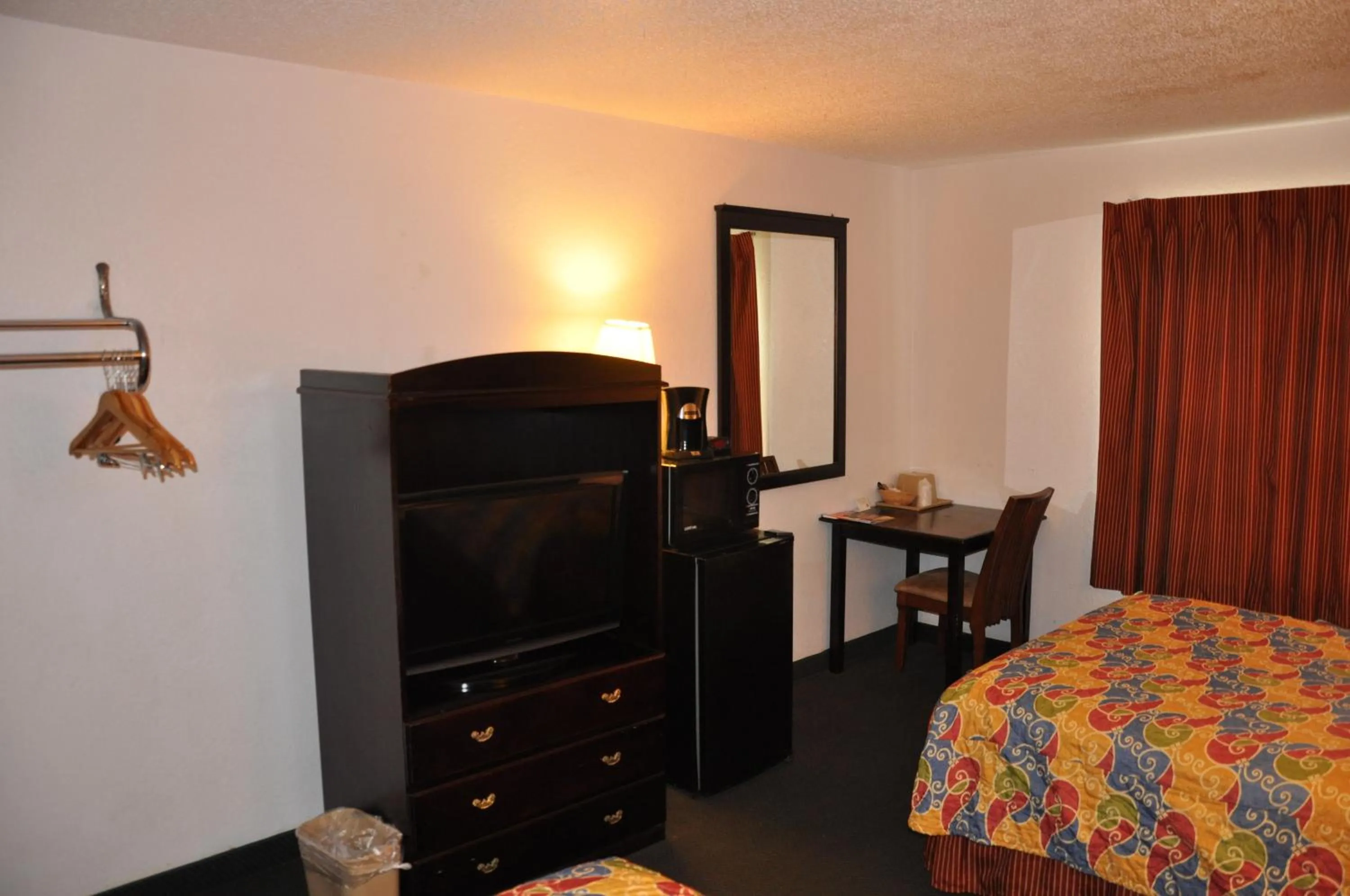 Decorative detail, Bed in Heritage Inn