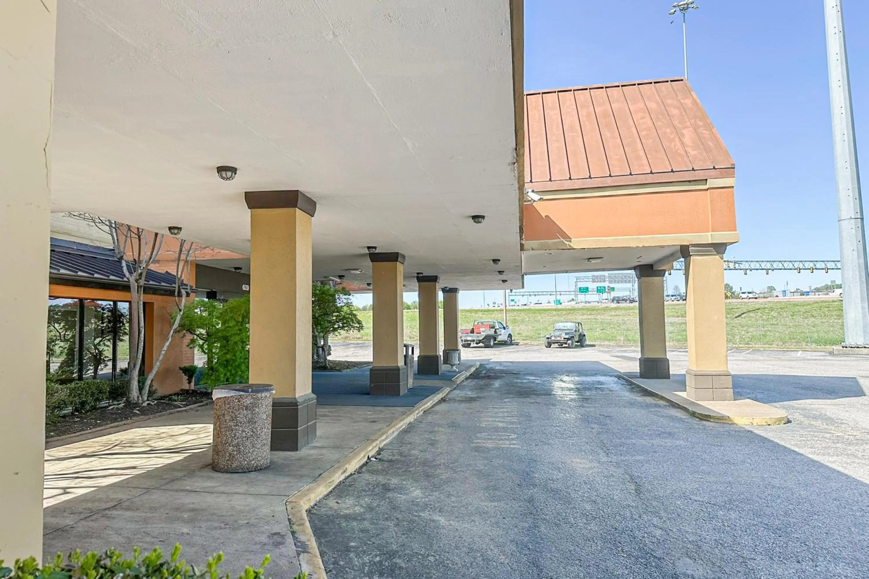 Facade/entrance in Jackson Hotel And Convention Center
