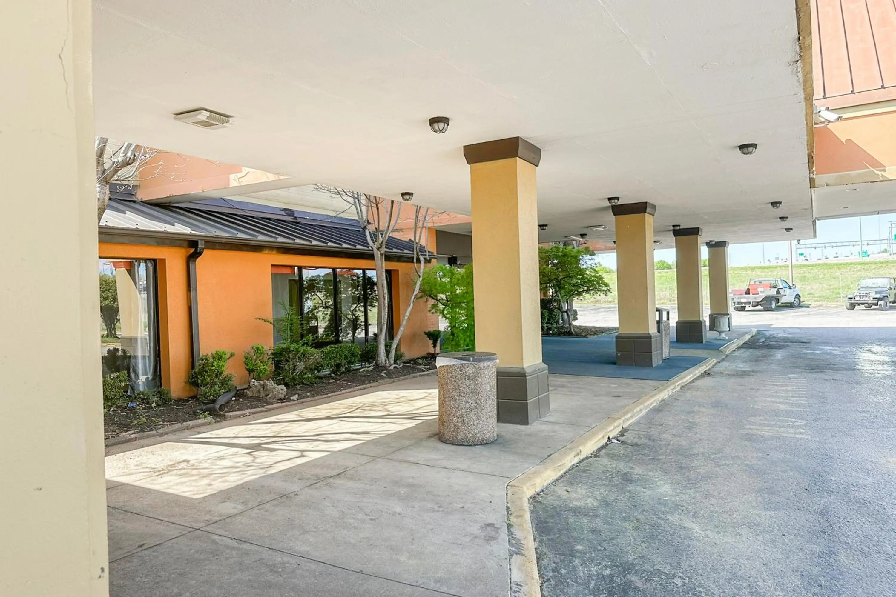 Facade/entrance in Jackson Hotel And Convention Center