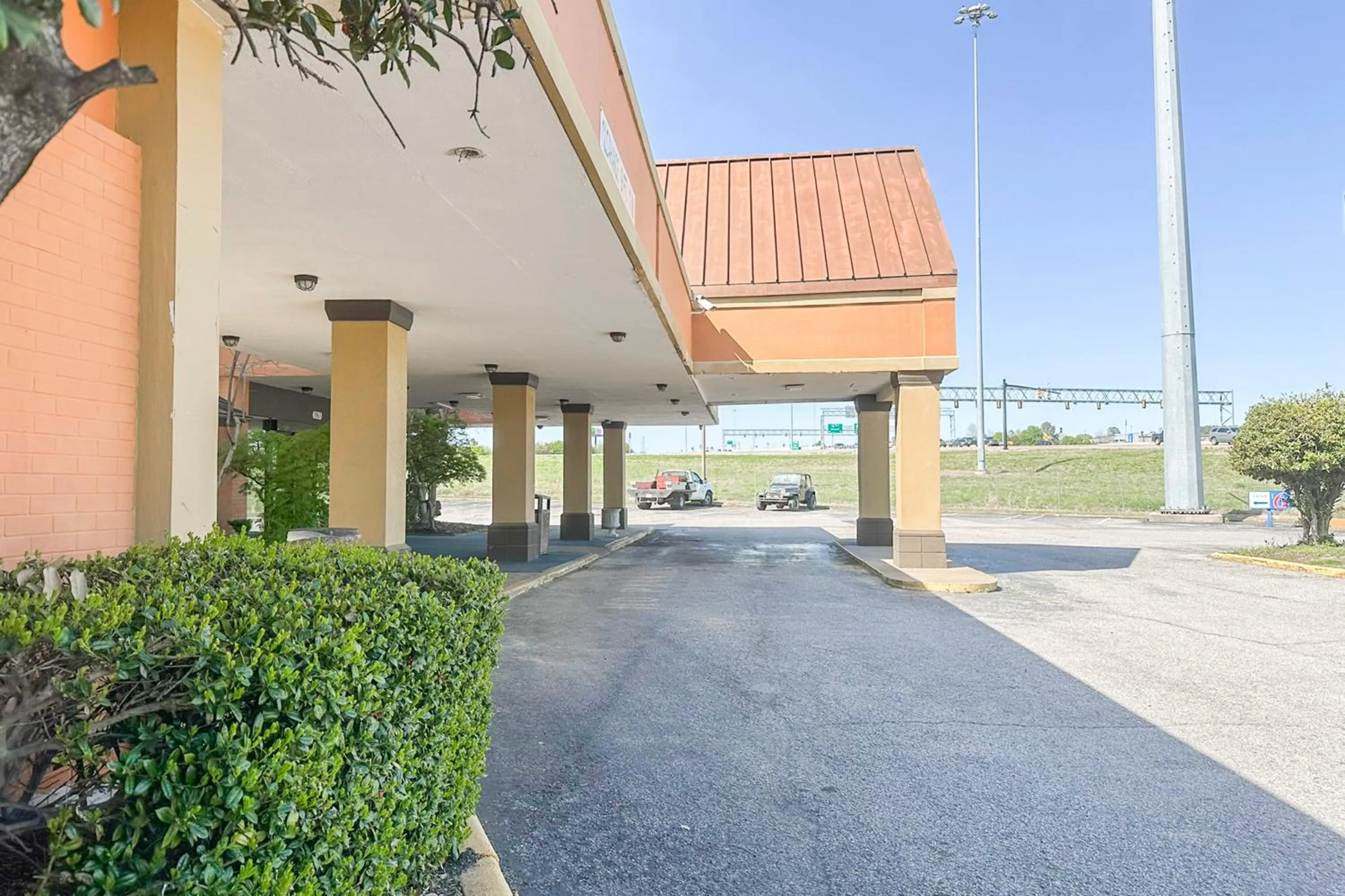 Facade/entrance in Jackson Hotel And Convention Center