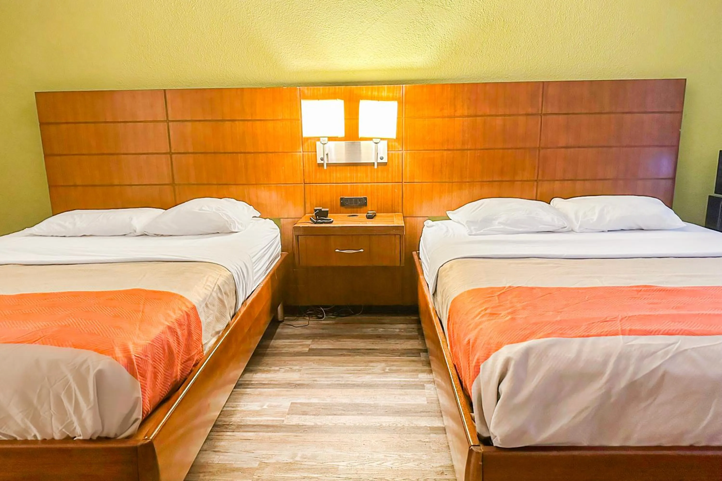 Bedroom, Bed in Jackson Hotel And Convention Center