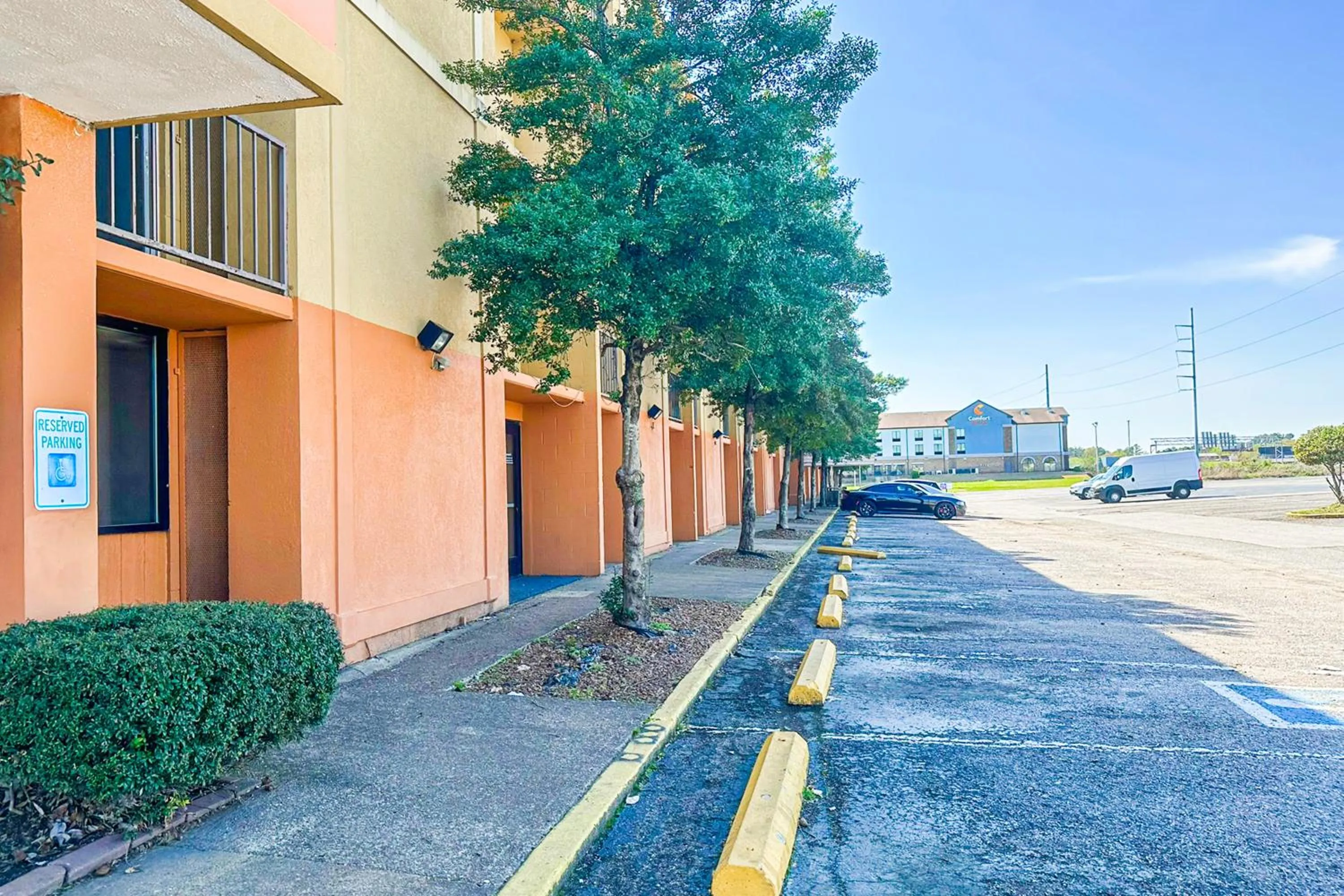 Property building in Jackson Hotel And Convention Center
