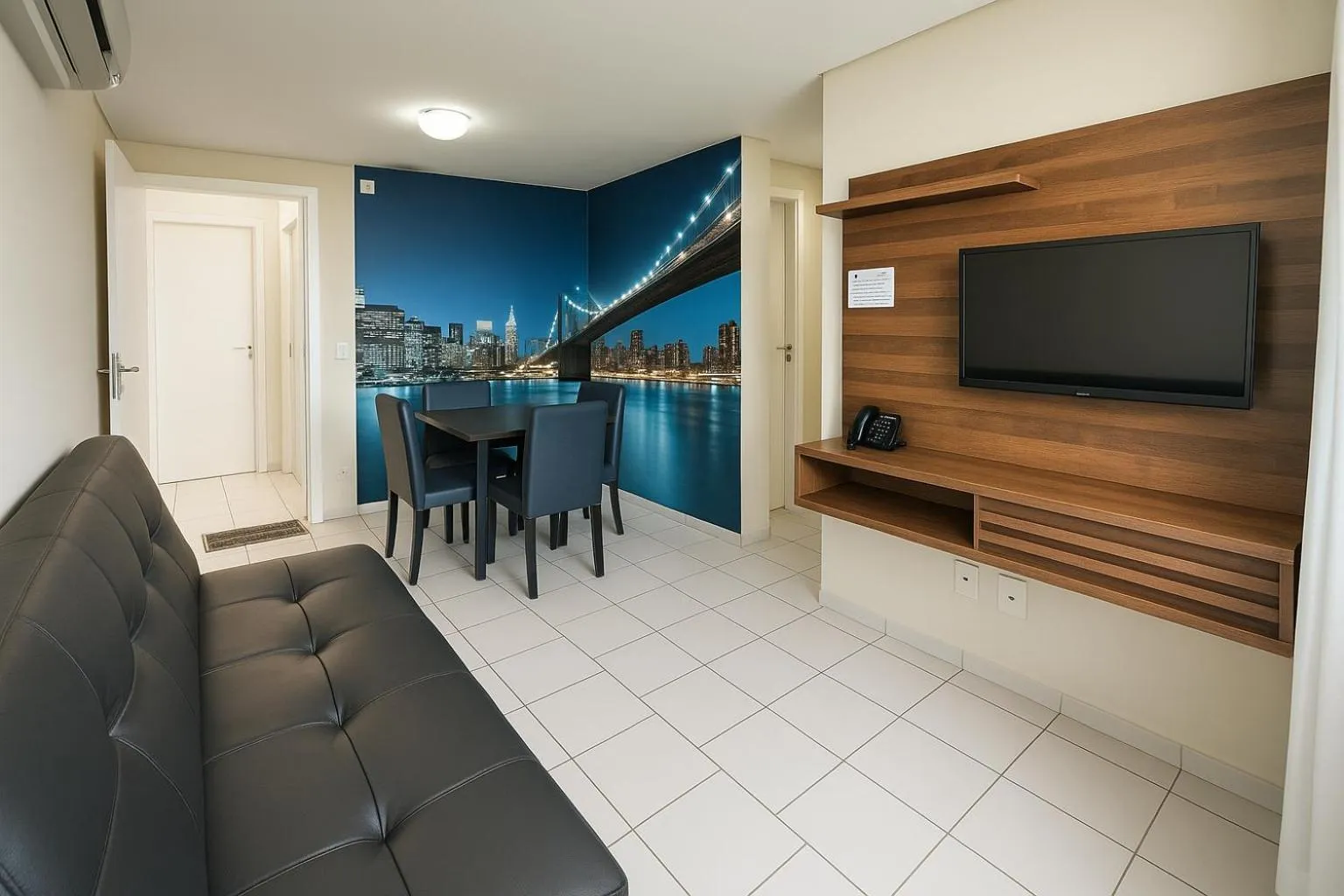 Communal lounge/ TV room in Apartamentos Verano