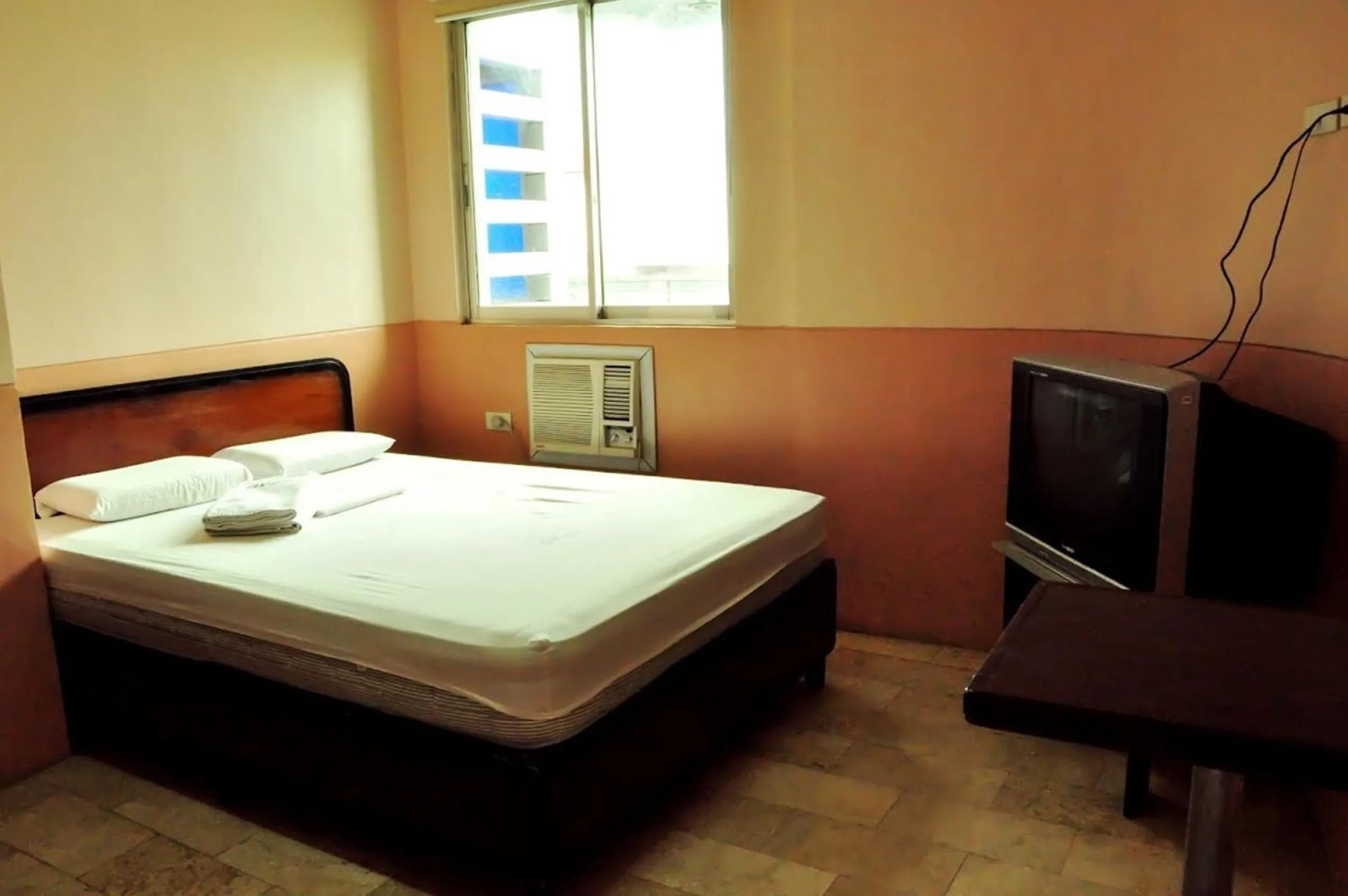 Bed in GV Hotel - Ipil