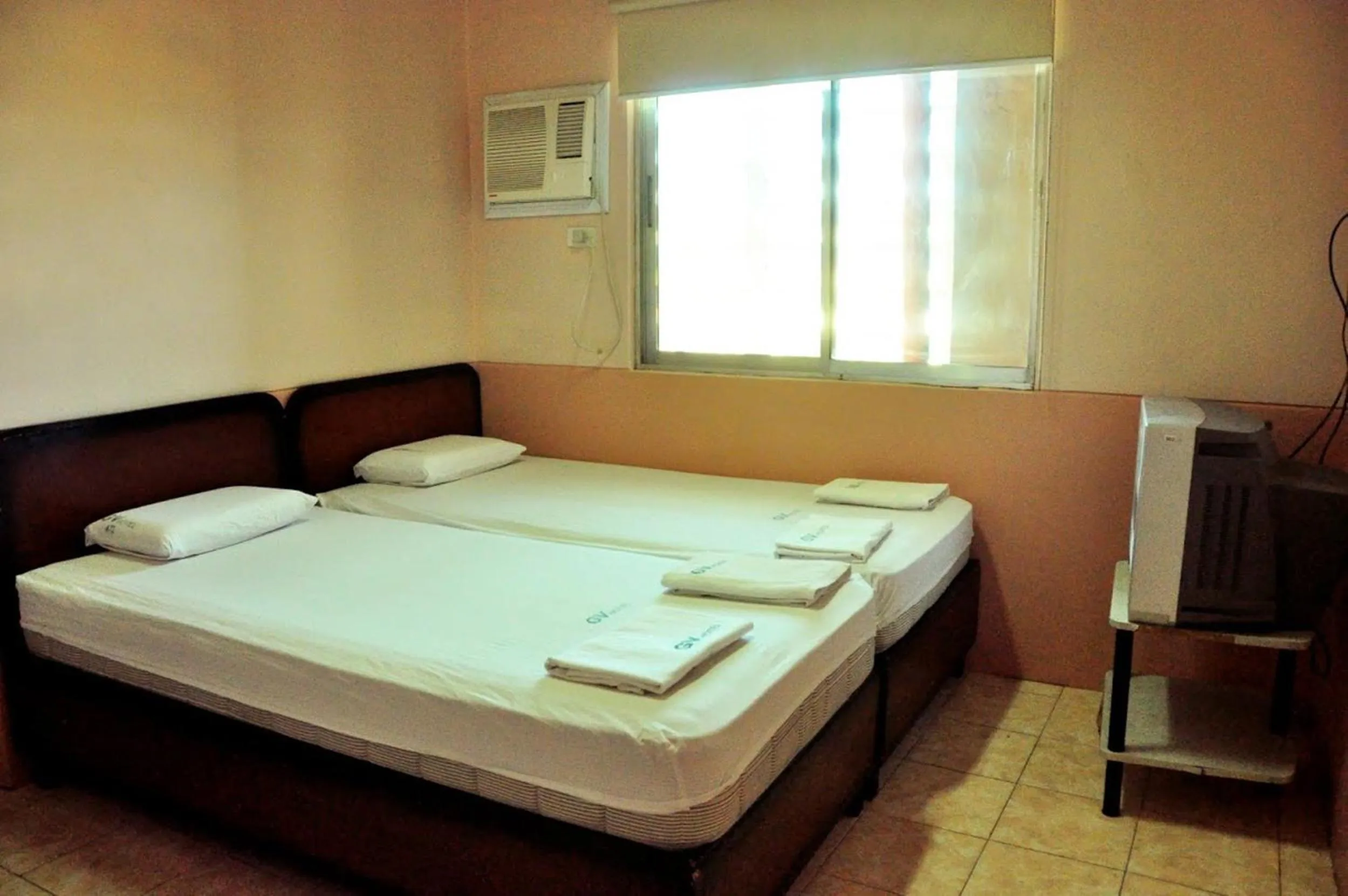 Bed in GV Hotel - Ipil