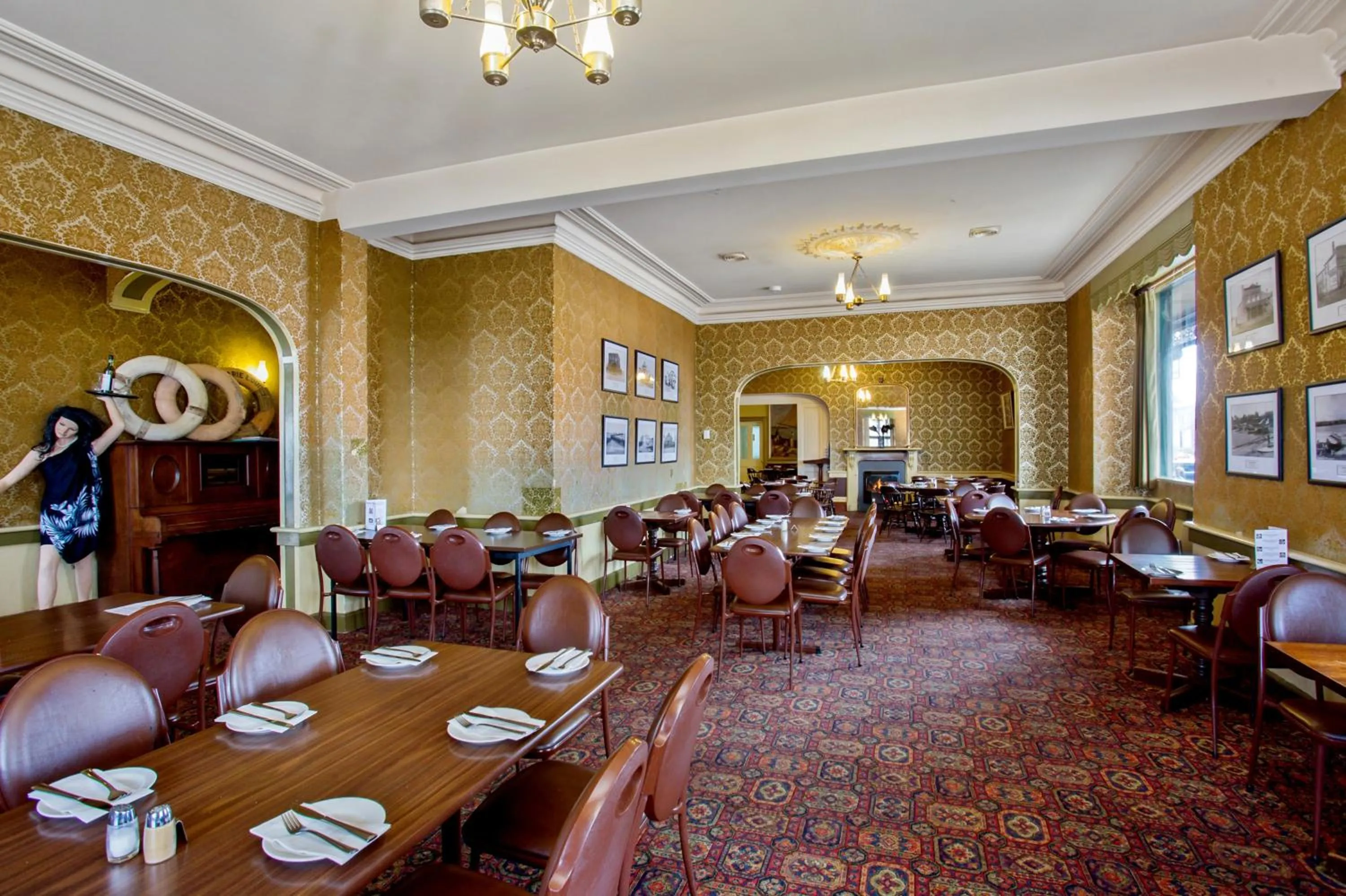 Restaurant/places to eat in Econo Lodge Portland